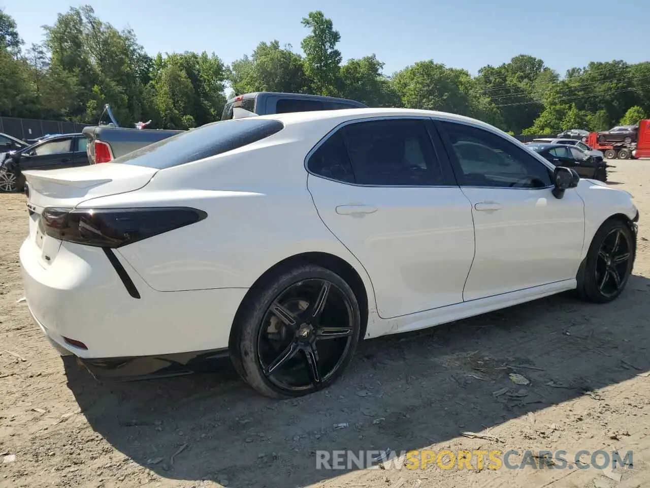 3 fotografías del automóvil dañado 4T1B11HK8KU216056 TOYOTA CAMRY 2019