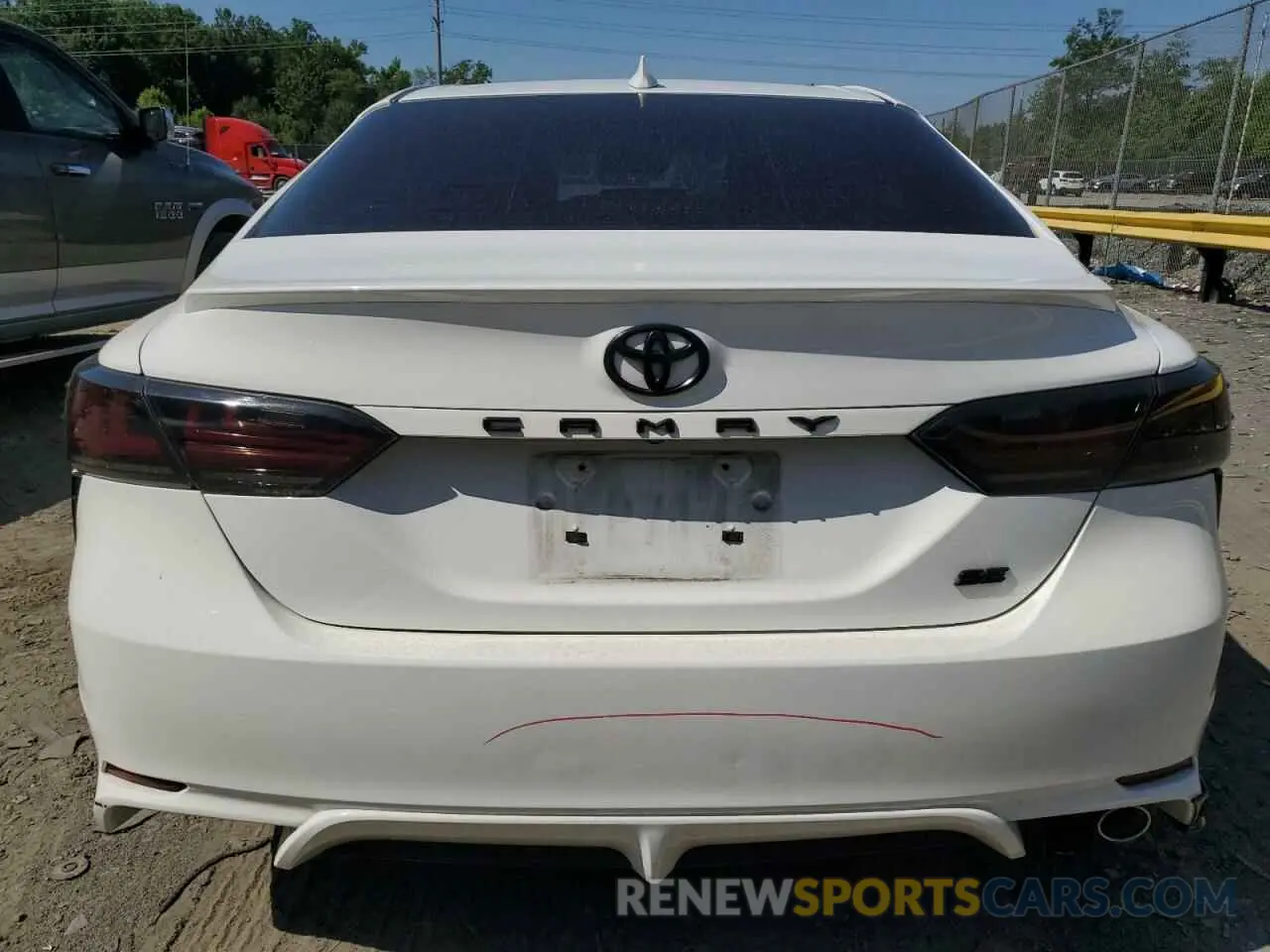 6 fotografías del automóvil dañado 4T1B11HK8KU216056 TOYOTA CAMRY 2019