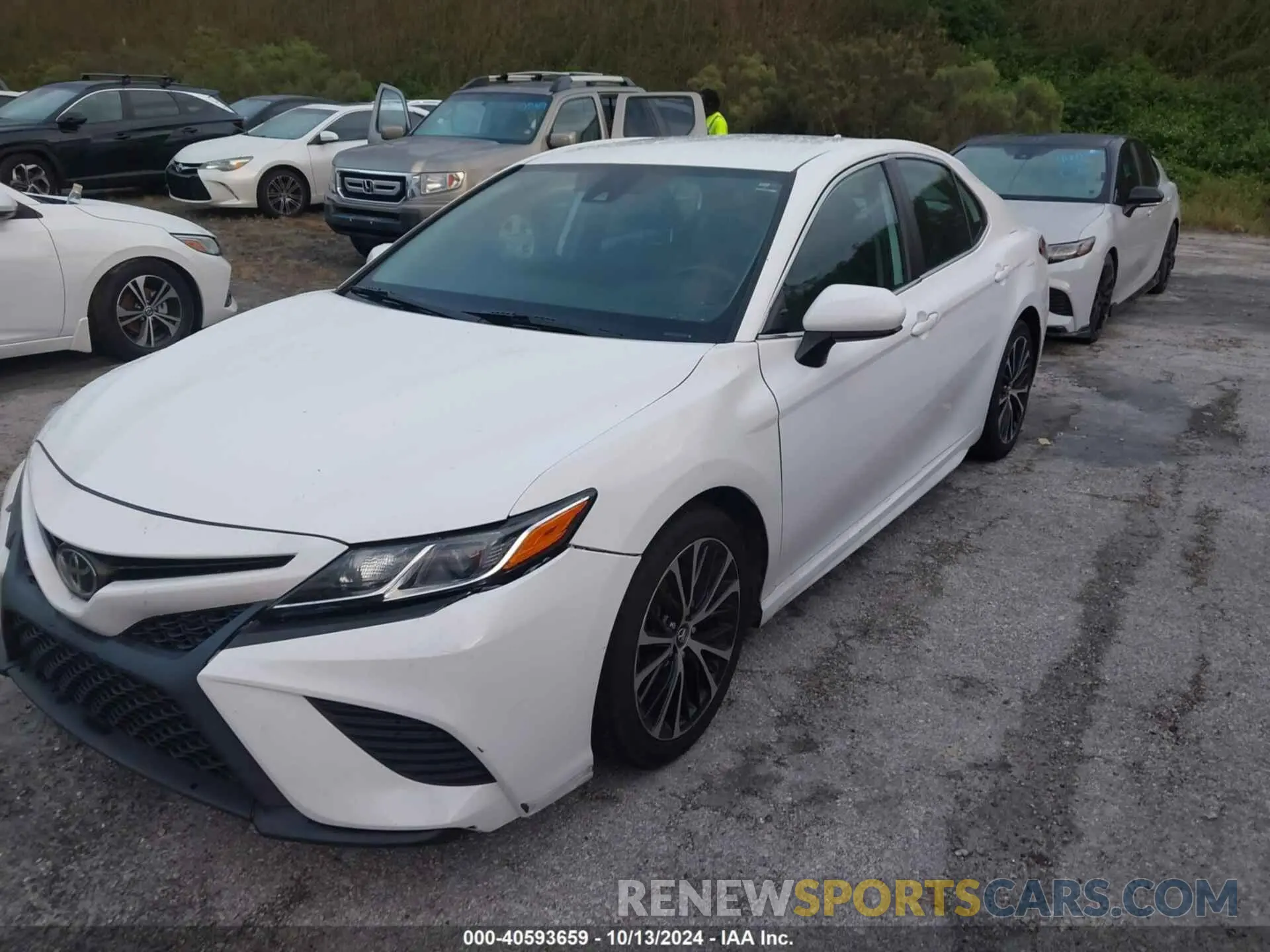 2 fotografías del automóvil dañado 4T1B11HK8KU224240 TOYOTA CAMRY 2019