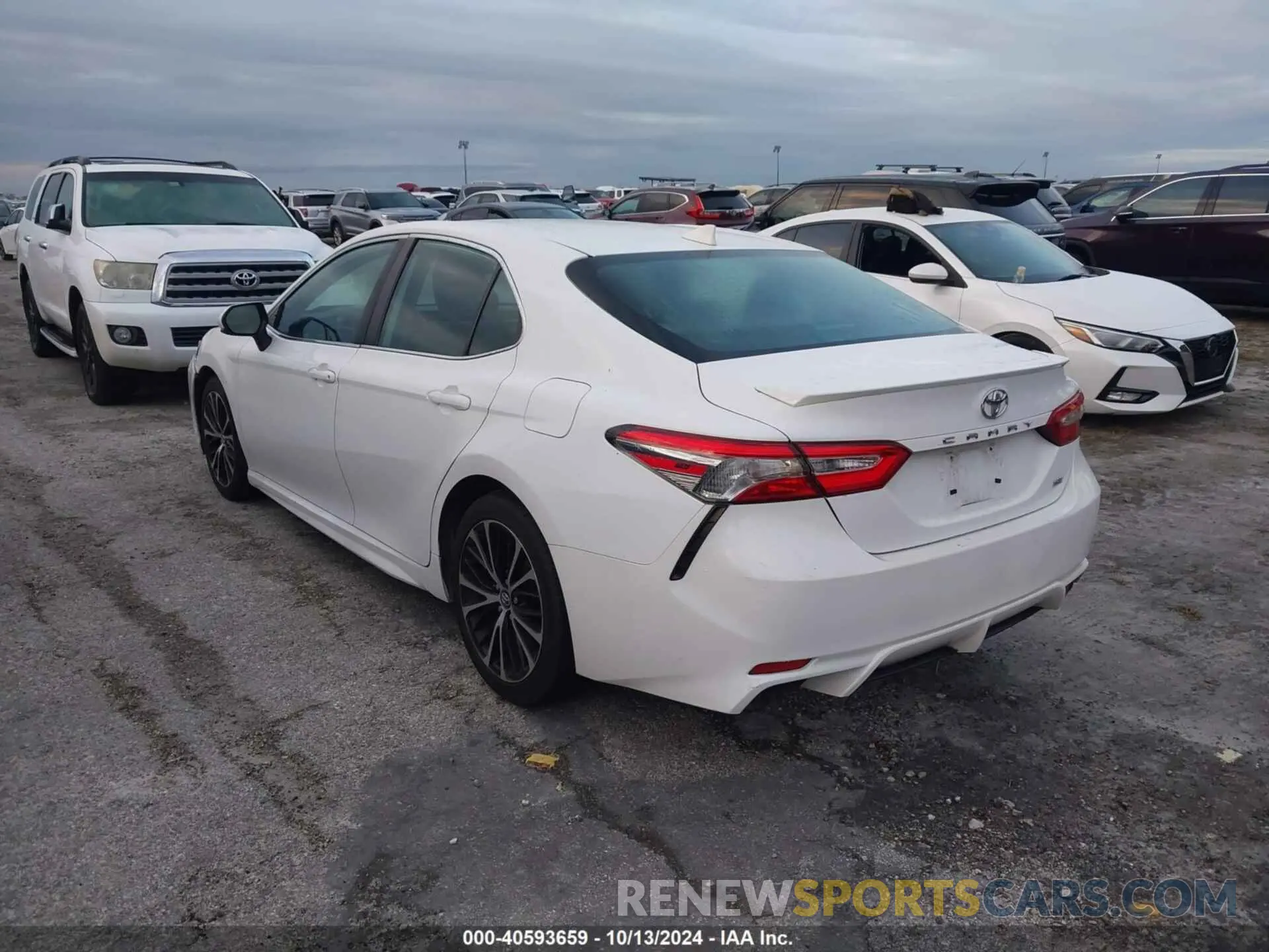 3 fotografías del automóvil dañado 4T1B11HK8KU224240 TOYOTA CAMRY 2019