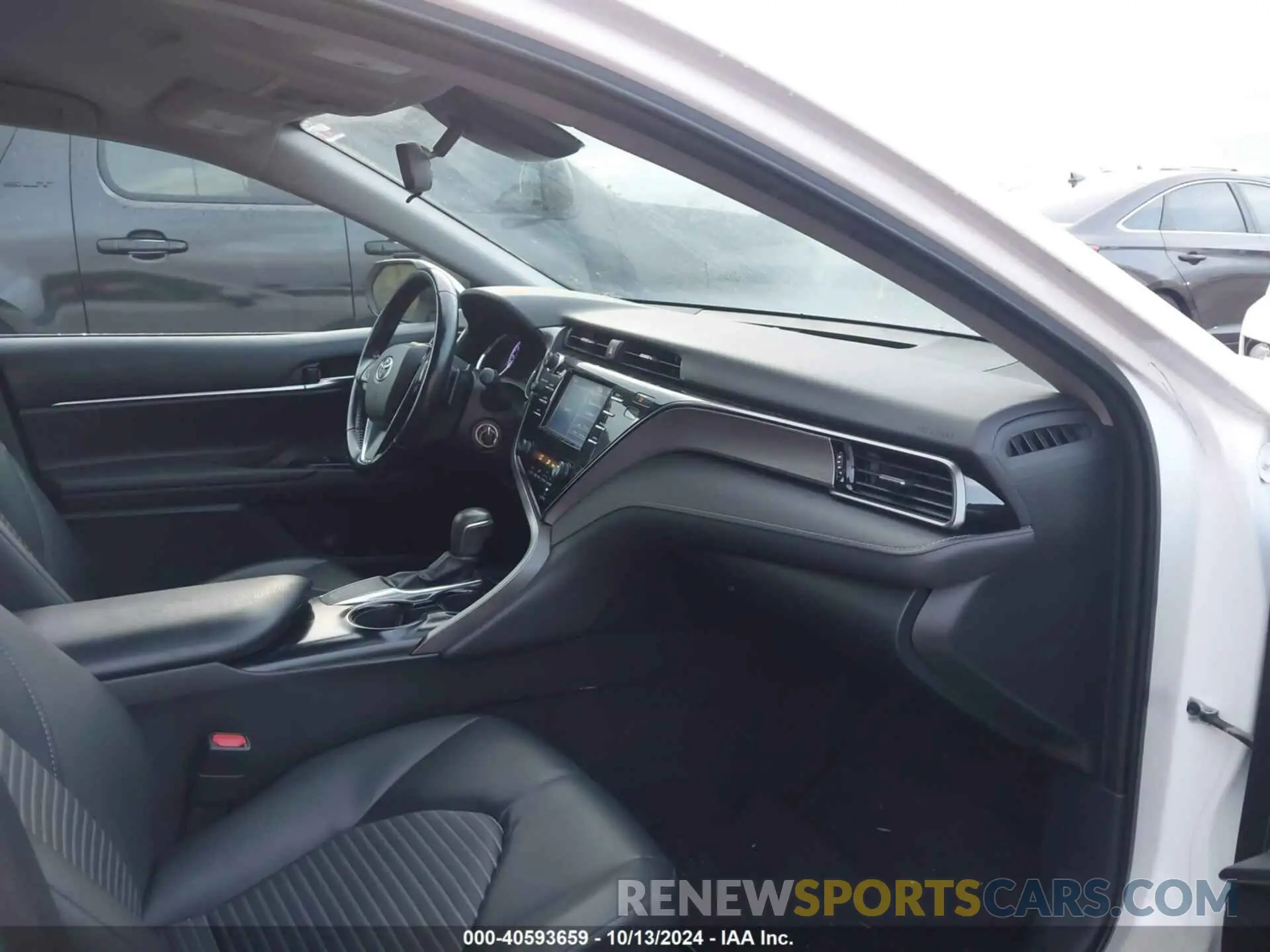5 fotografías del automóvil dañado 4T1B11HK8KU224240 TOYOTA CAMRY 2019
