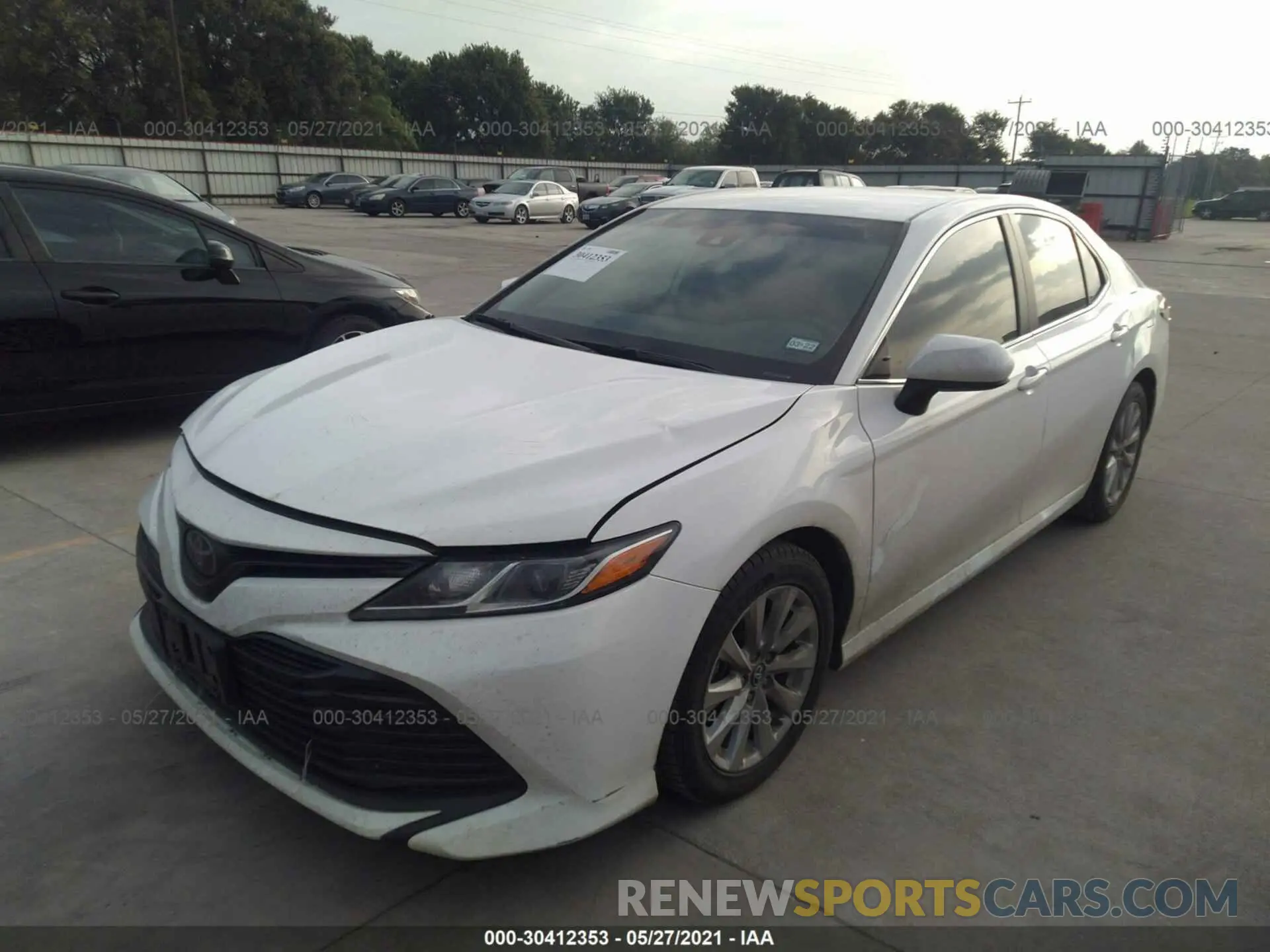 2 fotografías del automóvil dañado 4T1B11HK8KU235397 TOYOTA CAMRY 2019