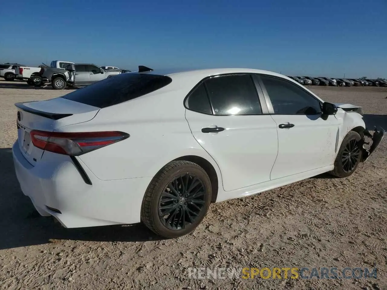 3 fotografías del automóvil dañado 4T1B11HK8KU237909 TOYOTA CAMRY 2019