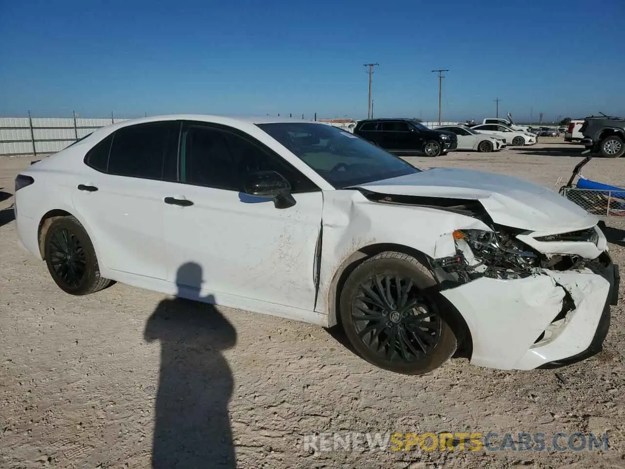 4 fotografías del automóvil dañado 4T1B11HK8KU237909 TOYOTA CAMRY 2019
