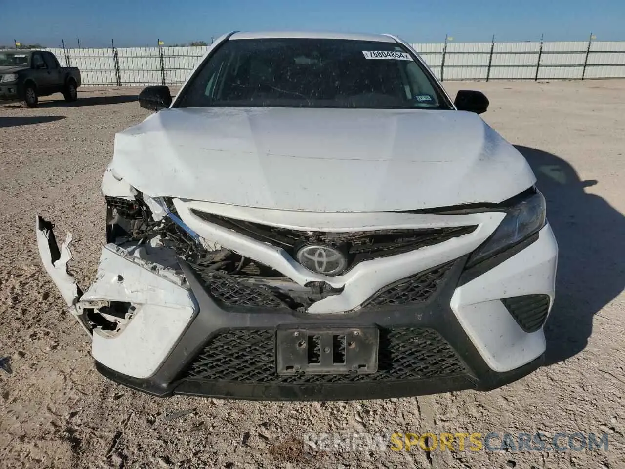 5 fotografías del automóvil dañado 4T1B11HK8KU237909 TOYOTA CAMRY 2019