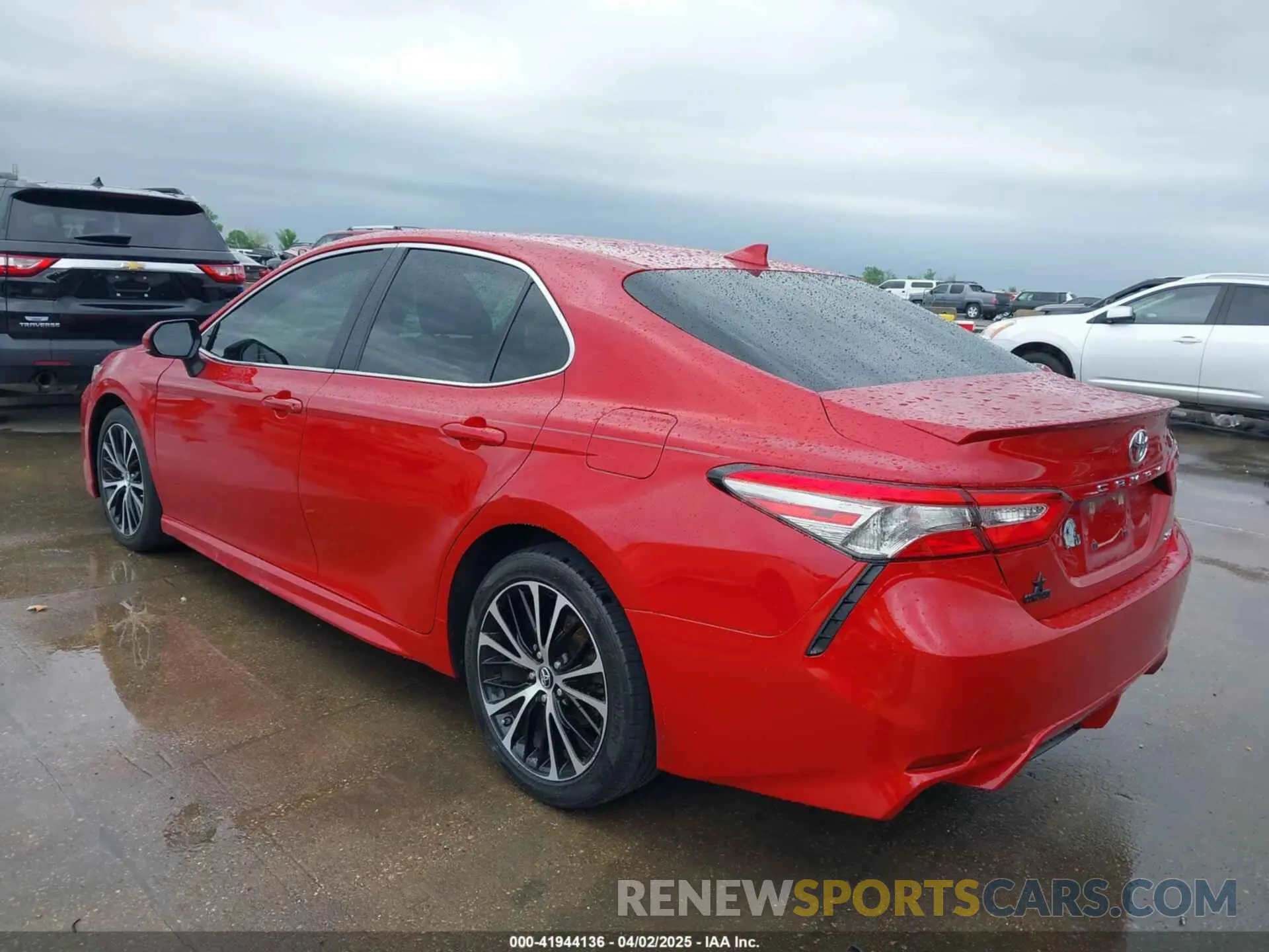 3 fotografías del automóvil dañado 4T1B11HK8KU239899 TOYOTA CAMRY 2019