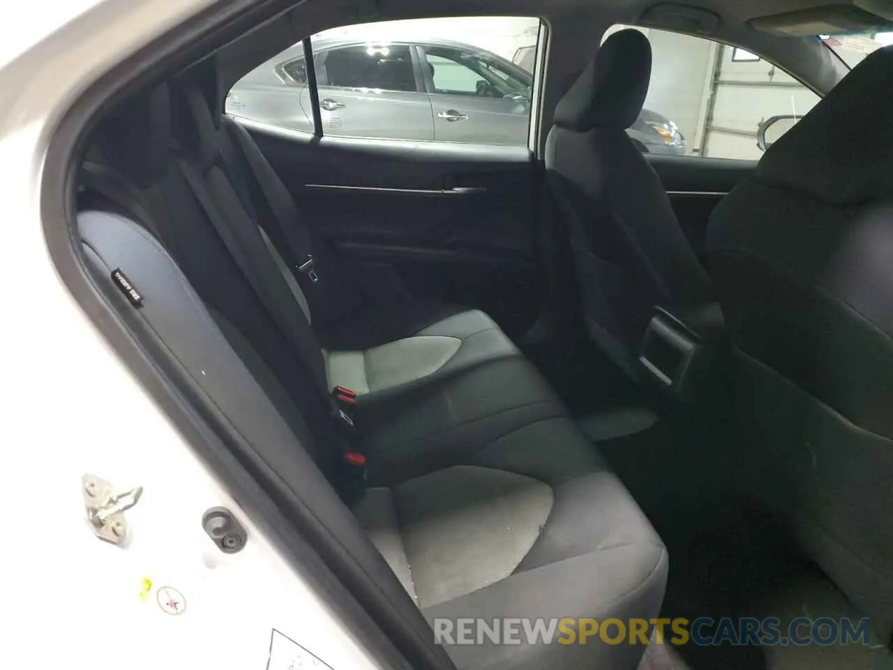 10 fotografías del automóvil dañado 4T1B11HK8KU242219 TOYOTA CAMRY 2019