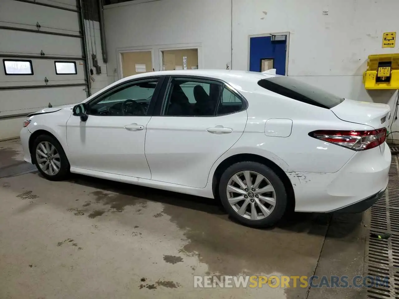2 fotografías del automóvil dañado 4T1B11HK8KU242219 TOYOTA CAMRY 2019
