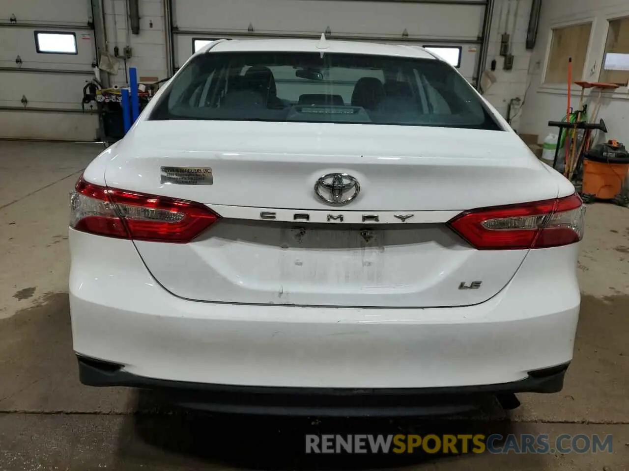 6 fotografías del automóvil dañado 4T1B11HK8KU242219 TOYOTA CAMRY 2019