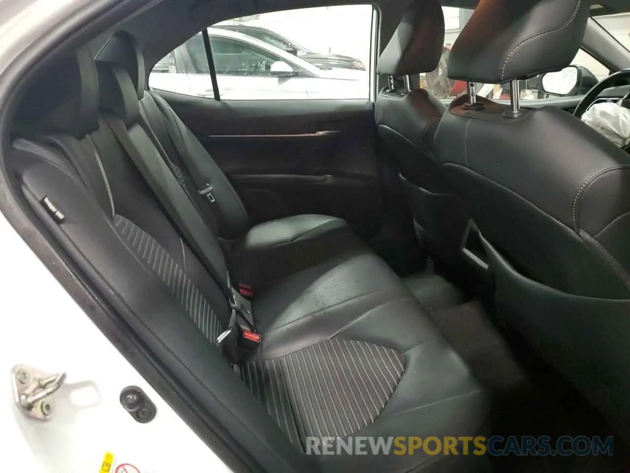 10 fotografías del automóvil dañado 4T1B11HK8KU247761 TOYOTA CAMRY 2019