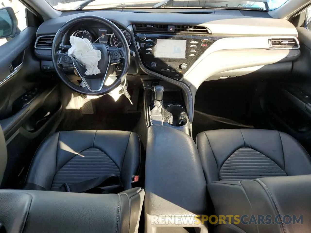 8 fotografías del automóvil dañado 4T1B11HK8KU247761 TOYOTA CAMRY 2019