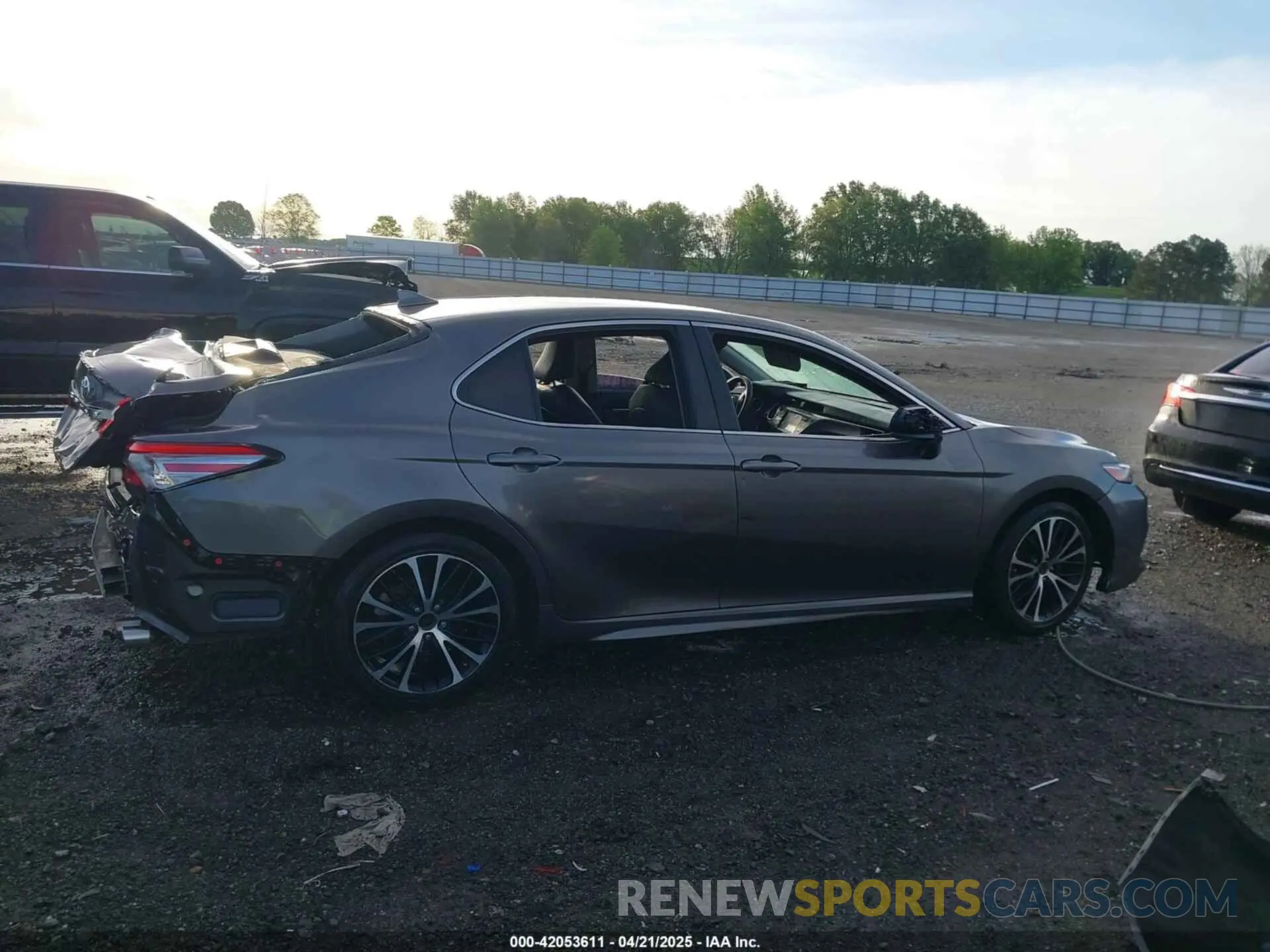 13 fotografías del automóvil dañado 4T1B11HK8KU258078 TOYOTA CAMRY 2019