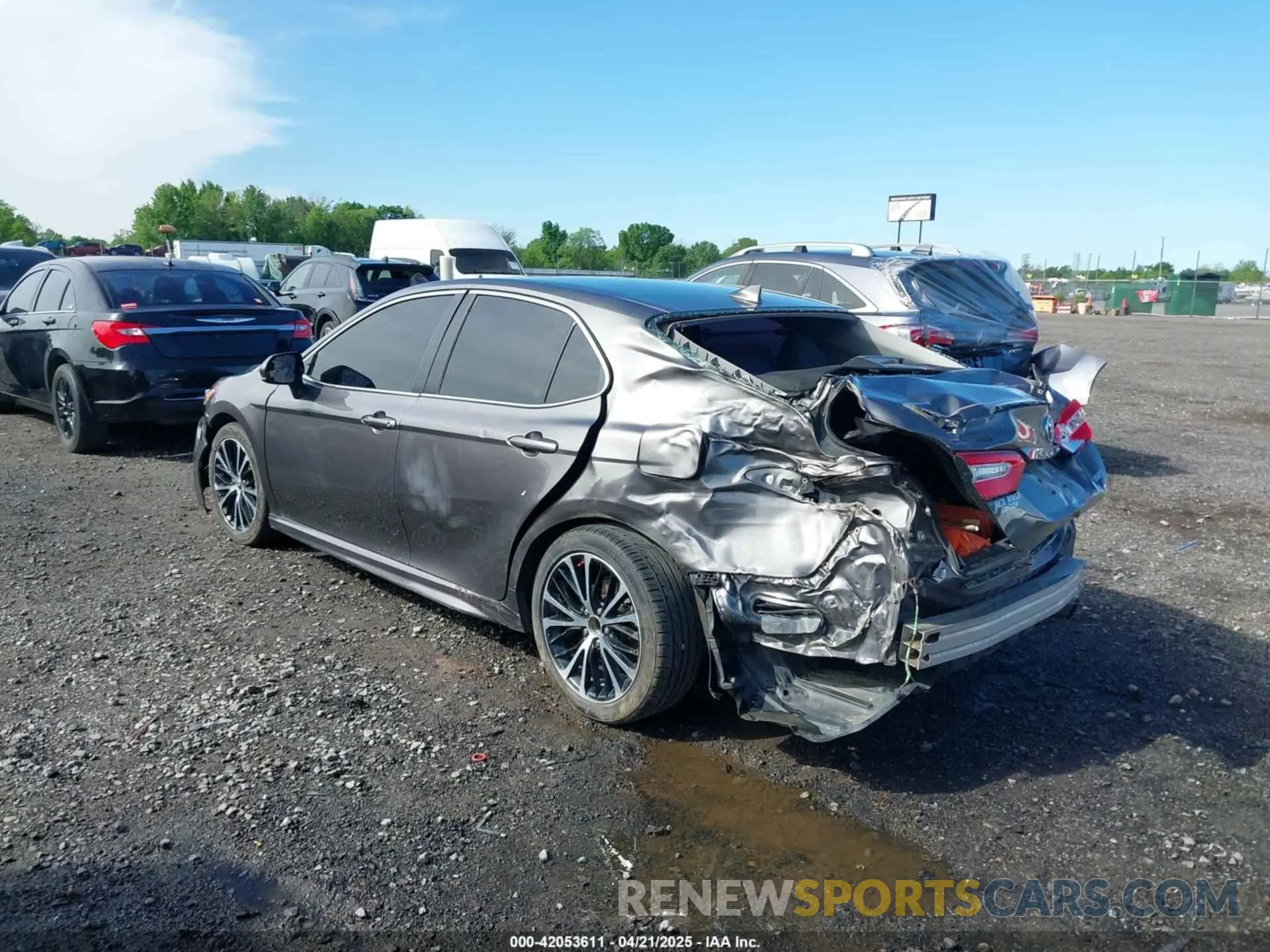 3 fotografías del automóvil dañado 4T1B11HK8KU258078 TOYOTA CAMRY 2019