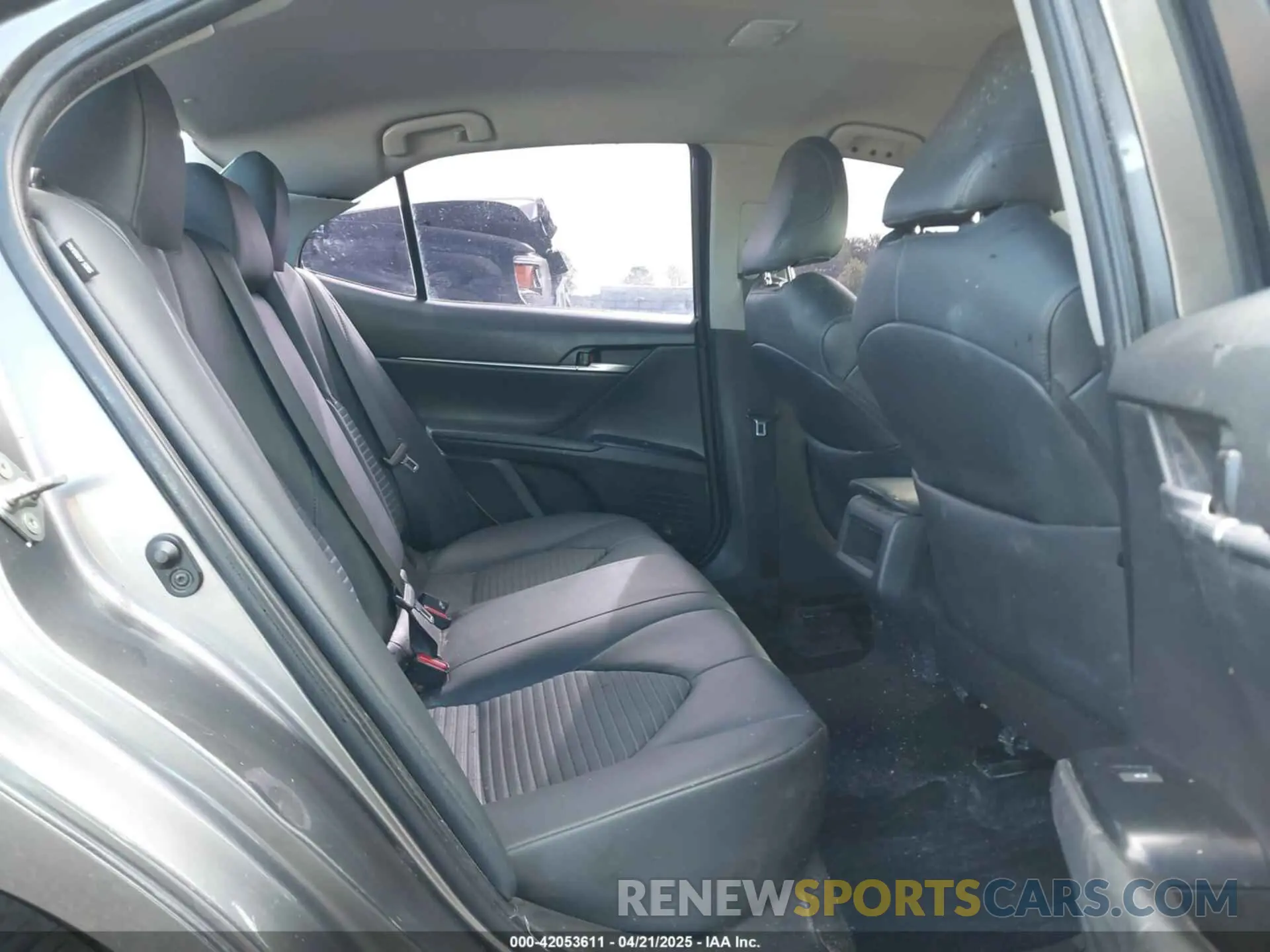 8 fotografías del automóvil dañado 4T1B11HK8KU258078 TOYOTA CAMRY 2019