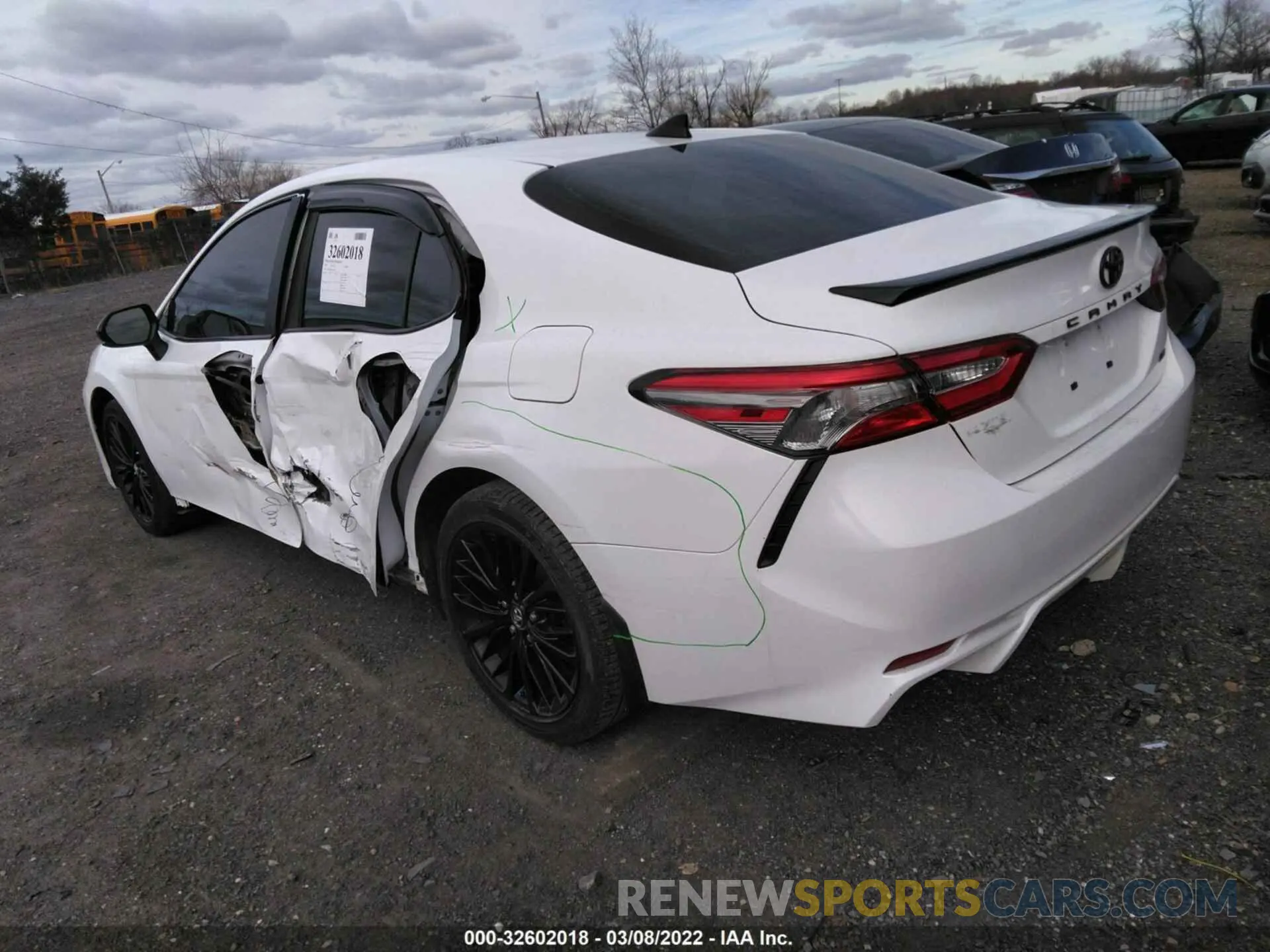 3 fotografías del automóvil dañado 4T1B11HK8KU268285 TOYOTA CAMRY 2019