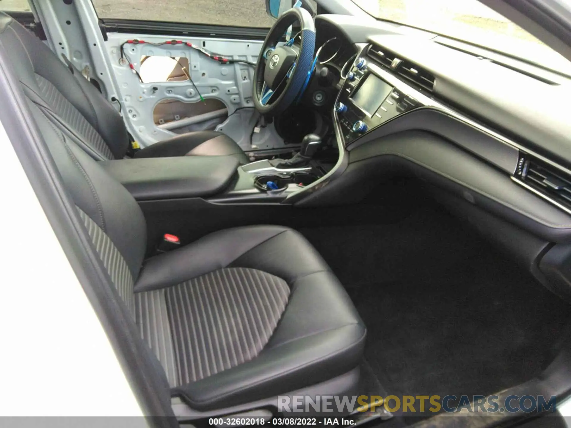 5 fotografías del automóvil dañado 4T1B11HK8KU268285 TOYOTA CAMRY 2019