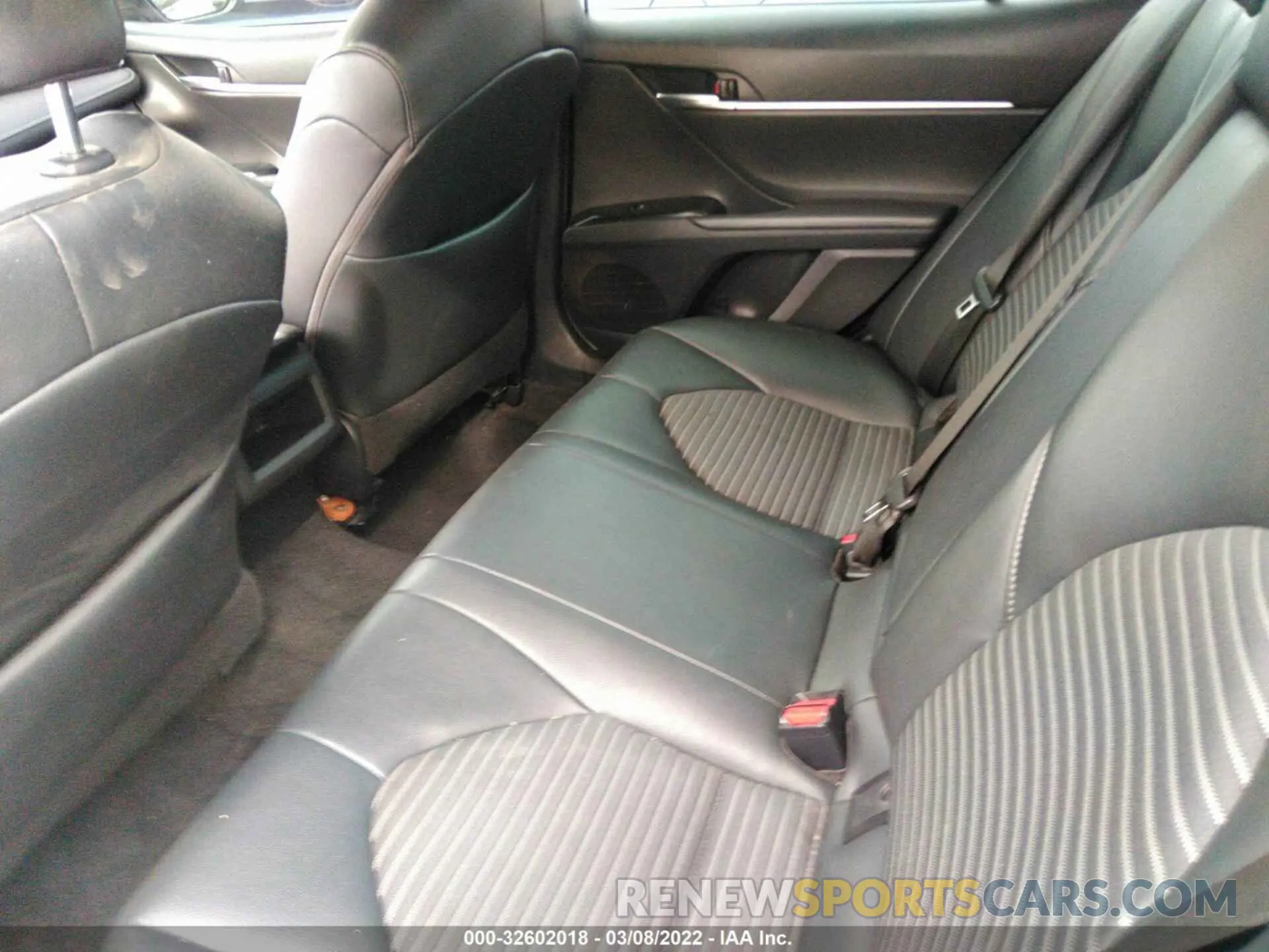 8 fotografías del automóvil dañado 4T1B11HK8KU268285 TOYOTA CAMRY 2019