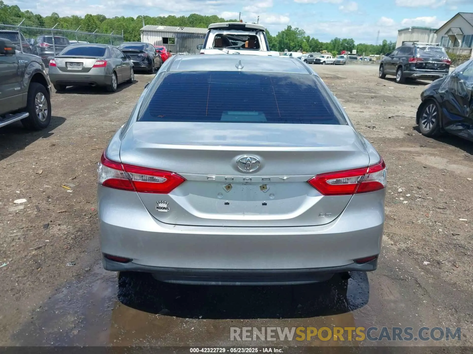 16 fotografías del automóvil dañado 4T1B11HK8KU269257 TOYOTA CAMRY 2019