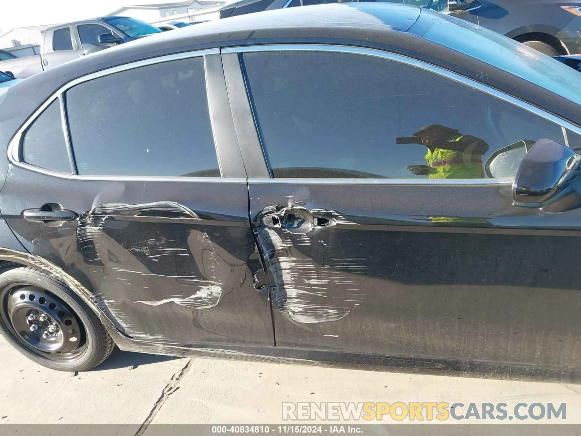 17 fotografías del automóvil dañado 4T1B11HK8KU270683 TOYOTA CAMRY 2019