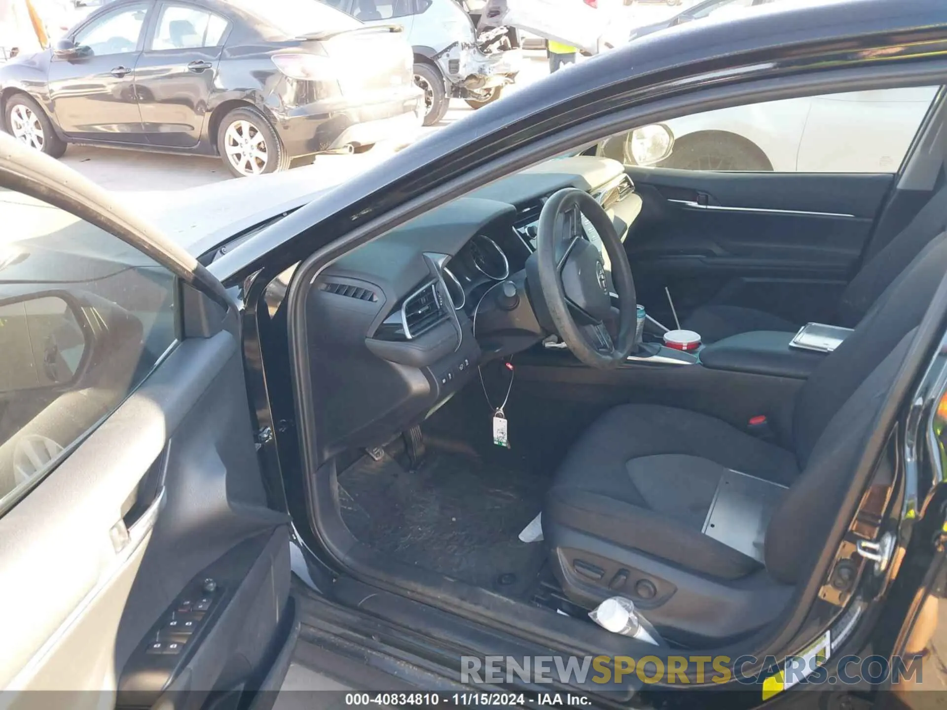 5 fotografías del automóvil dañado 4T1B11HK8KU270683 TOYOTA CAMRY 2019