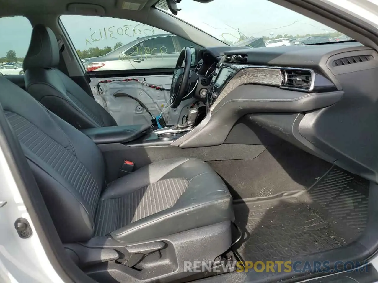 5 fotografías del automóvil dañado 4T1B11HK8KU274412 TOYOTA CAMRY 2019