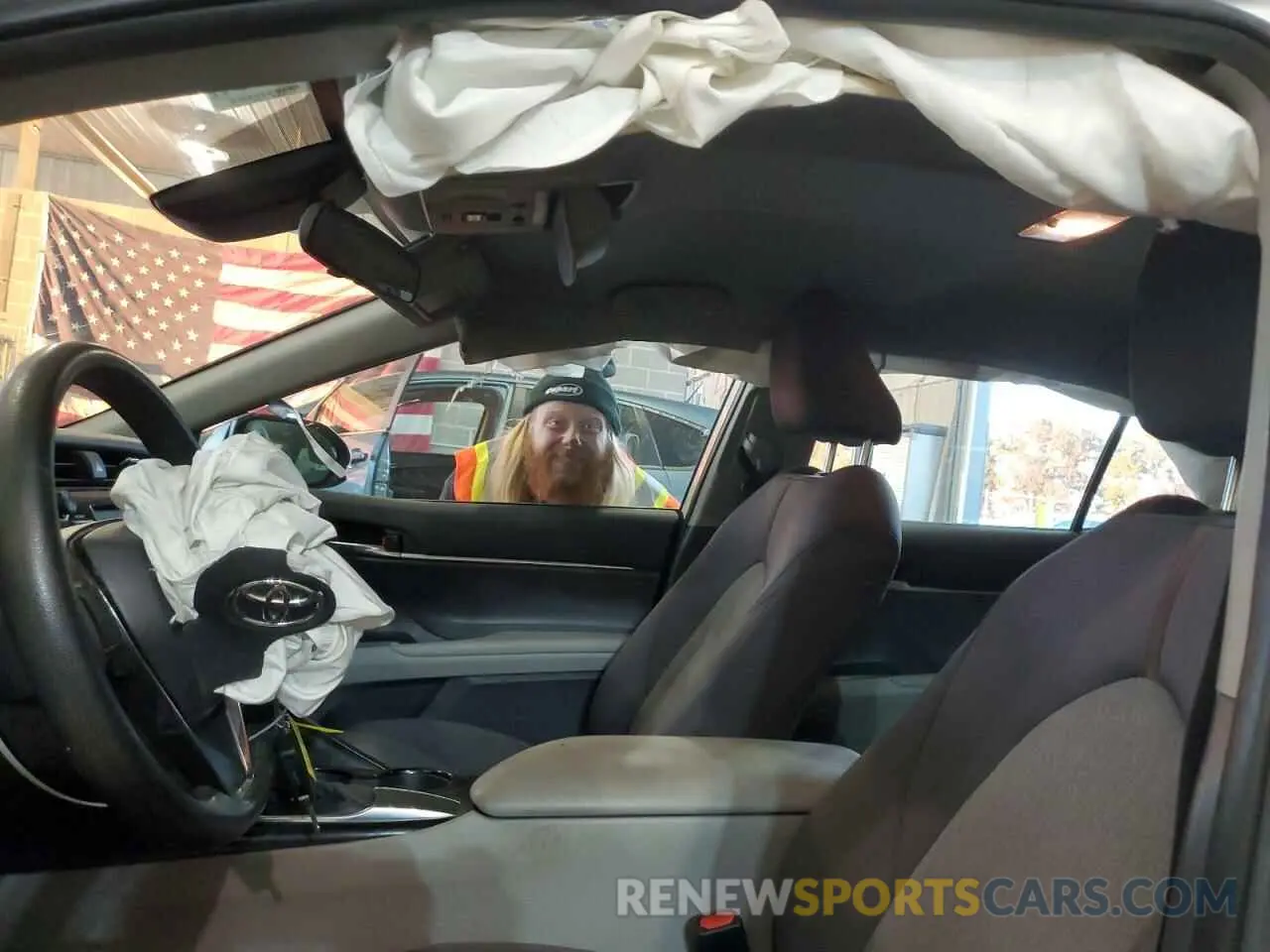 10 fotografías del automóvil dañado 4T1B11HK8KU290884 TOYOTA CAMRY 2019