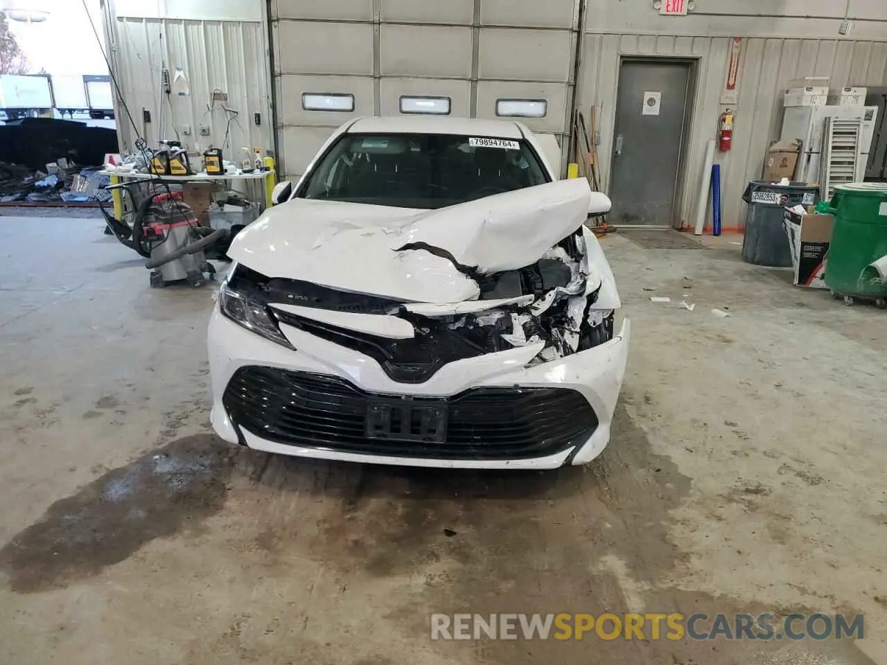5 fotografías del automóvil dañado 4T1B11HK8KU290884 TOYOTA CAMRY 2019