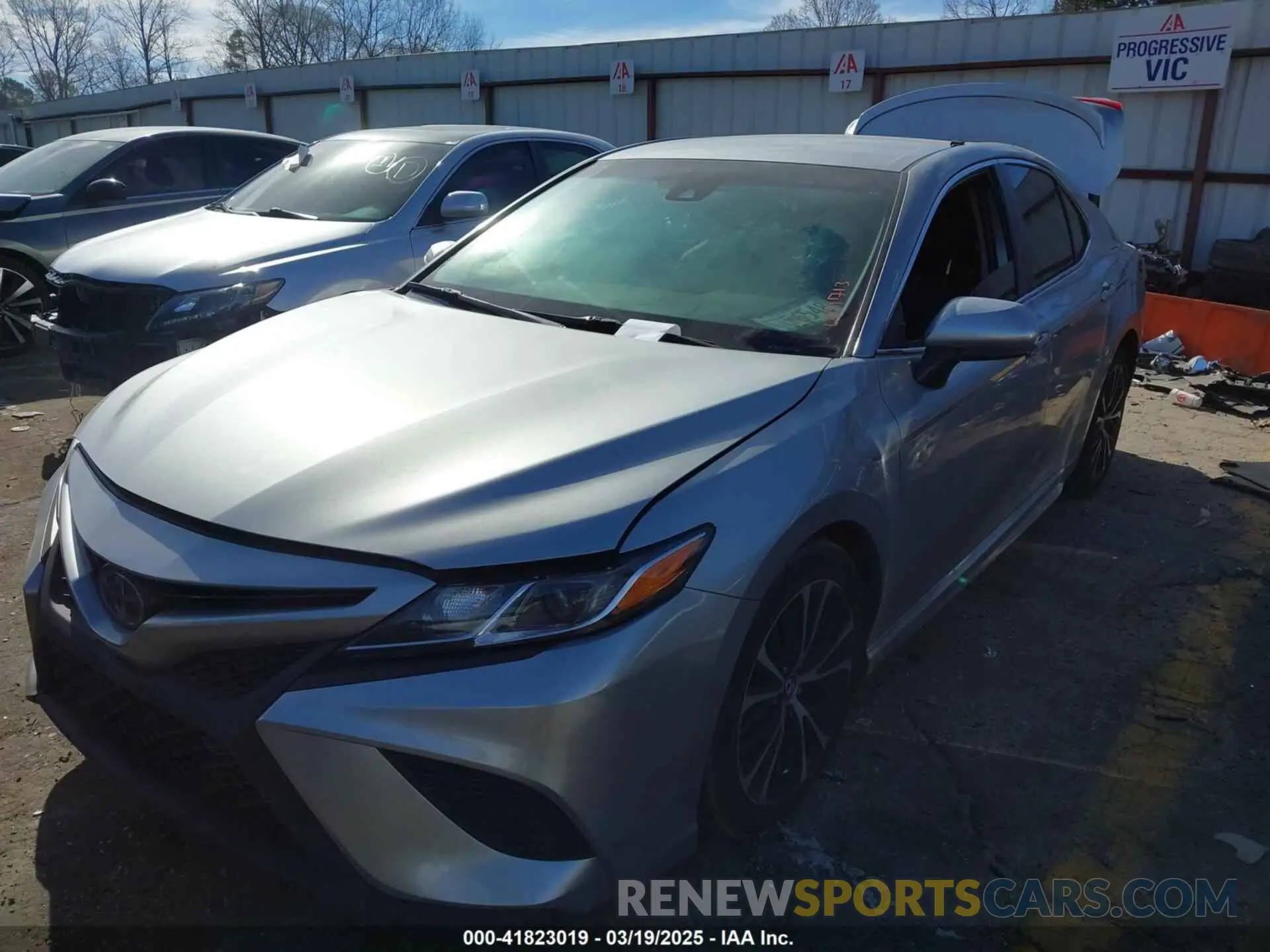 2 fotografías del automóvil dañado 4T1B11HK8KU681713 TOYOTA CAMRY 2019