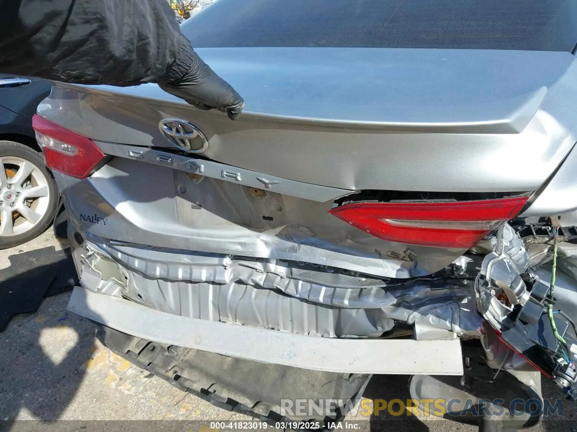 6 fotografías del automóvil dañado 4T1B11HK8KU681713 TOYOTA CAMRY 2019