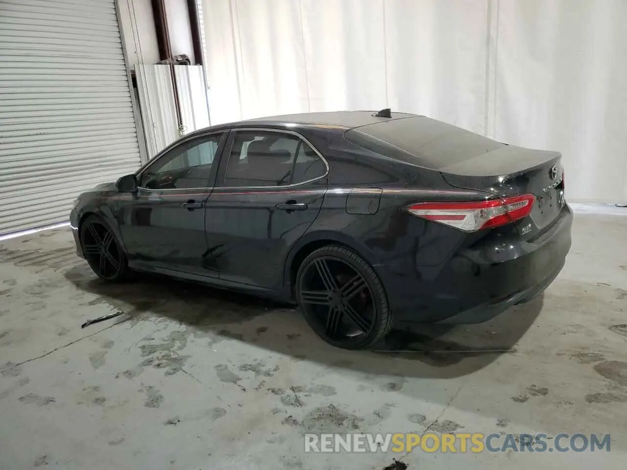 2 fotografías del automóvil dañado 4T1B11HK8KU682828 TOYOTA CAMRY 2019