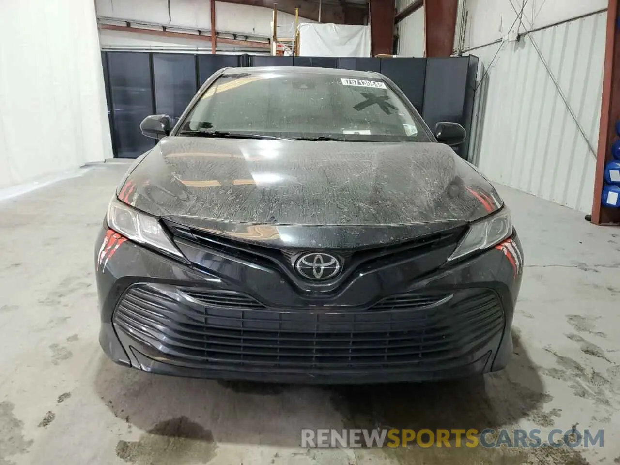 5 fotografías del automóvil dañado 4T1B11HK8KU682828 TOYOTA CAMRY 2019