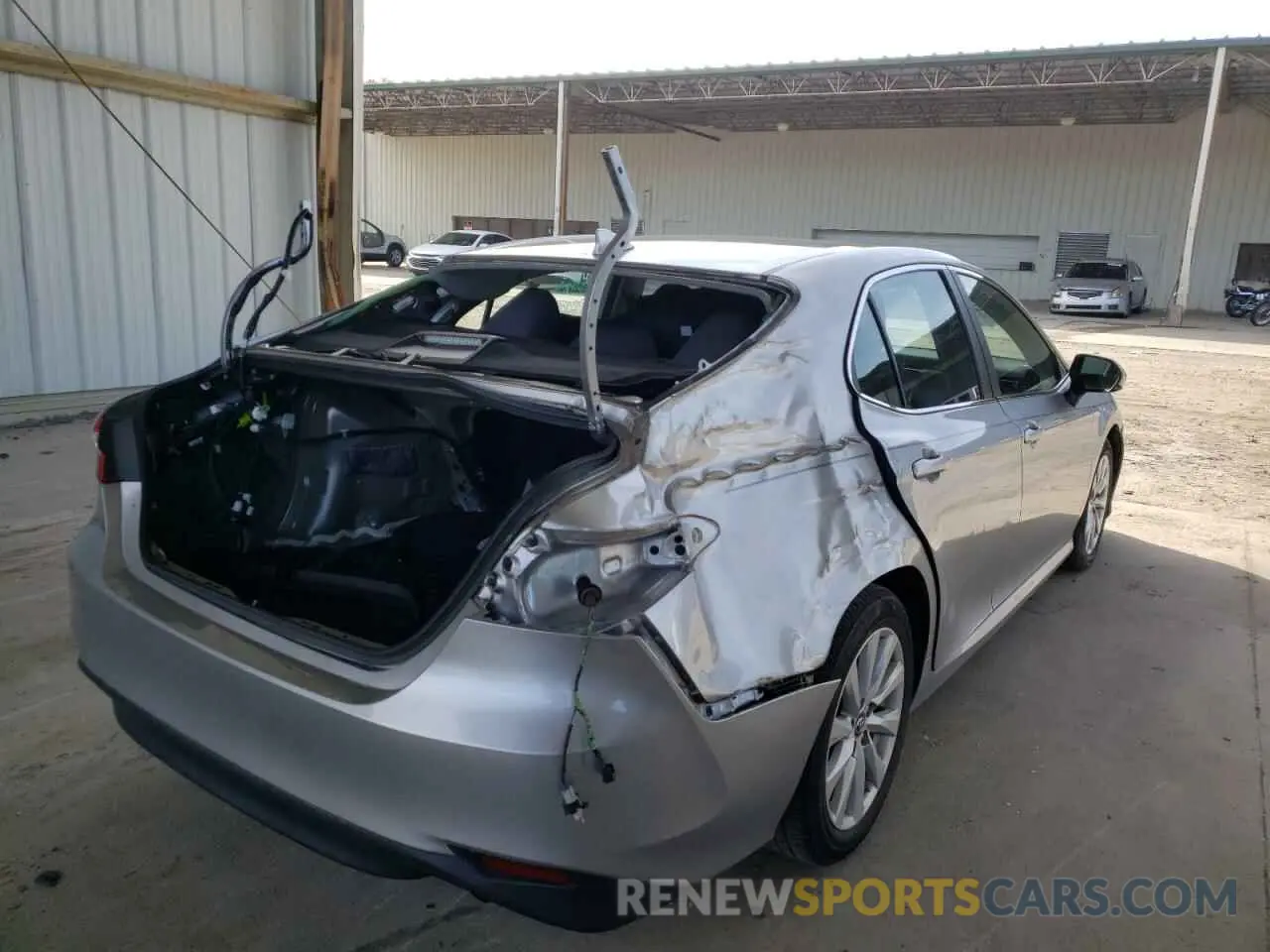 4 fotografías del automóvil dañado 4T1B11HK8KU686040 TOYOTA CAMRY 2019