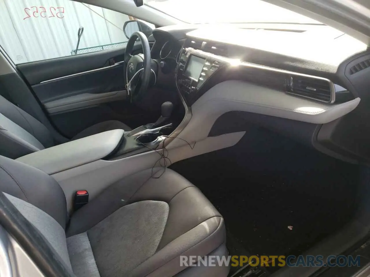 5 fotografías del automóvil dañado 4T1B11HK8KU686040 TOYOTA CAMRY 2019