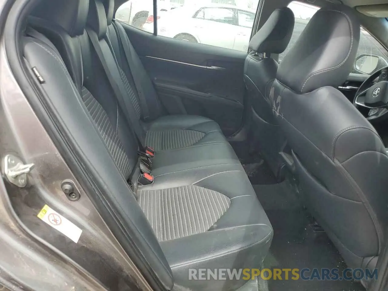 10 fotografías del automóvil dañado 4T1B11HK8KU686152 TOYOTA CAMRY 2019