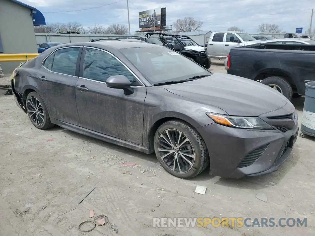 4 fotografías del automóvil dañado 4T1B11HK8KU686152 TOYOTA CAMRY 2019