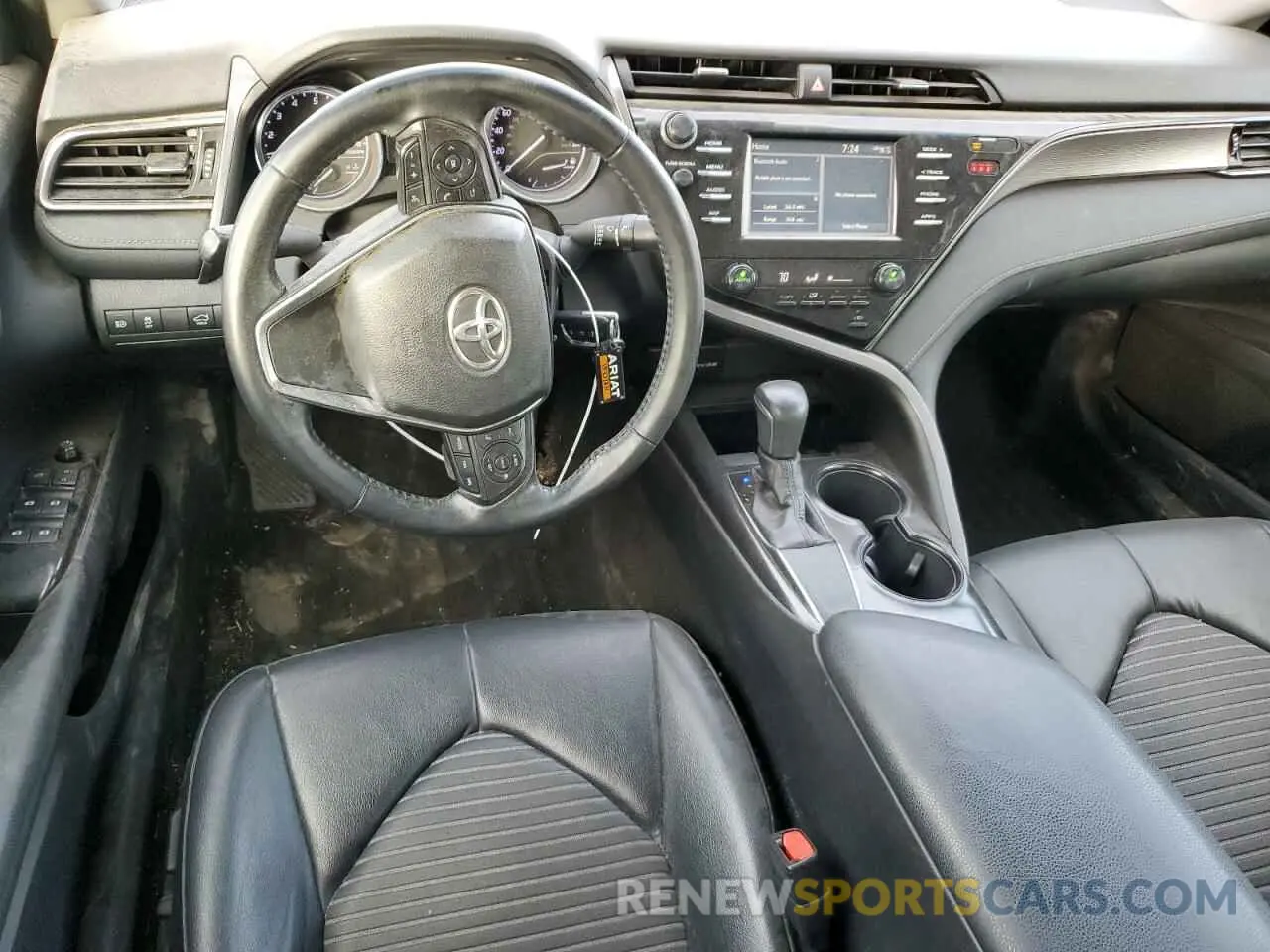 8 fotografías del automóvil dañado 4T1B11HK8KU686152 TOYOTA CAMRY 2019