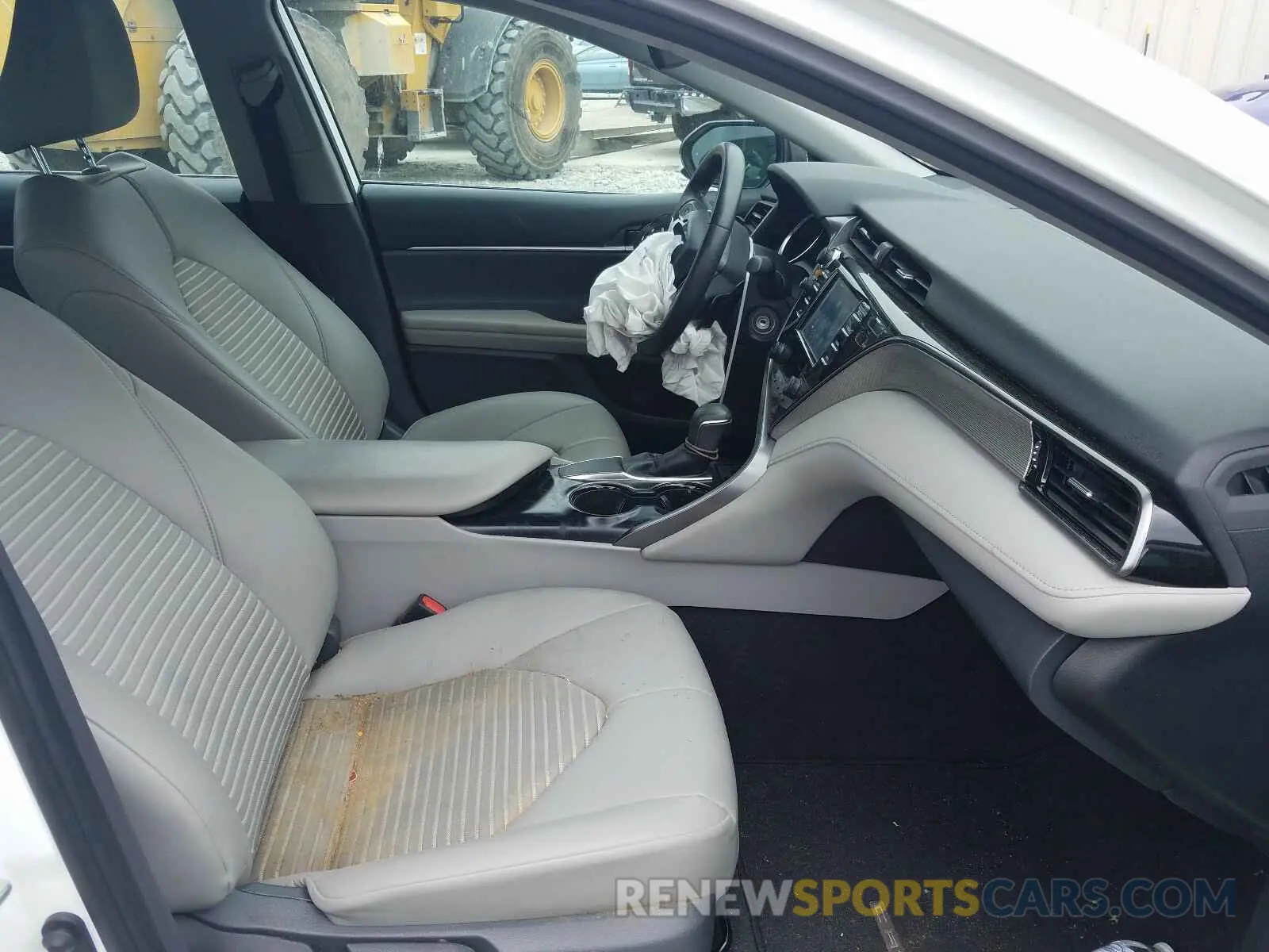 5 fotografías del automóvil dañado 4T1B11HK8KU692775 TOYOTA CAMRY 2019