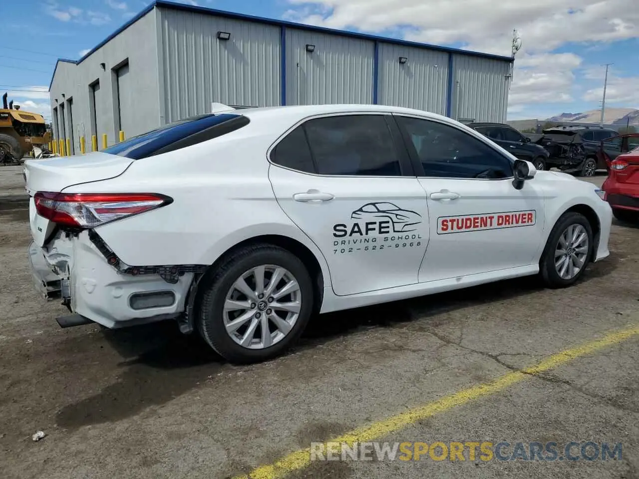 3 fotografías del automóvil dañado 4T1B11HK8KU699743 TOYOTA CAMRY 2019
