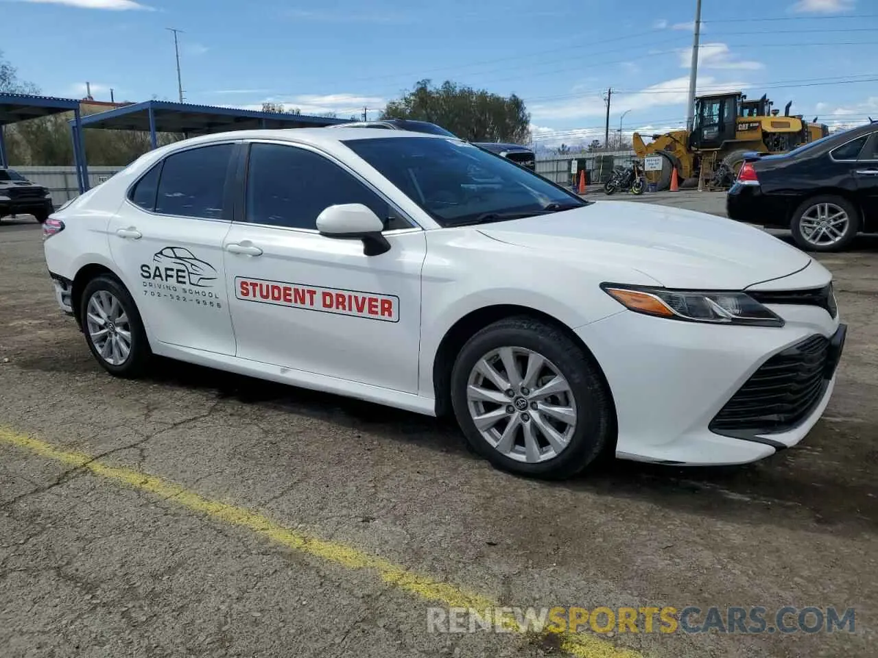 4 fotografías del automóvil dañado 4T1B11HK8KU699743 TOYOTA CAMRY 2019