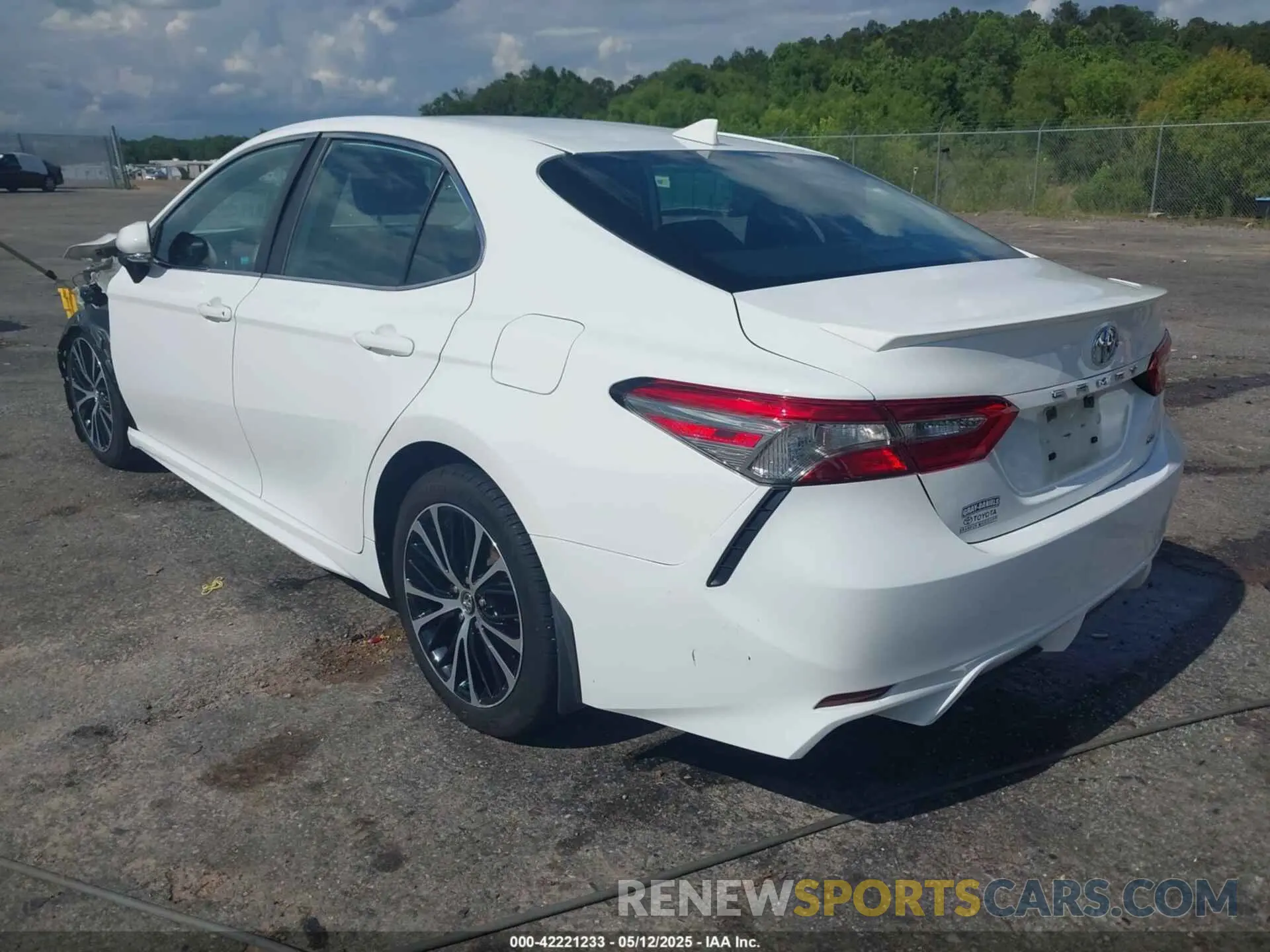 3 fotografías del automóvil dañado 4T1B11HK8KU708943 TOYOTA CAMRY 2019