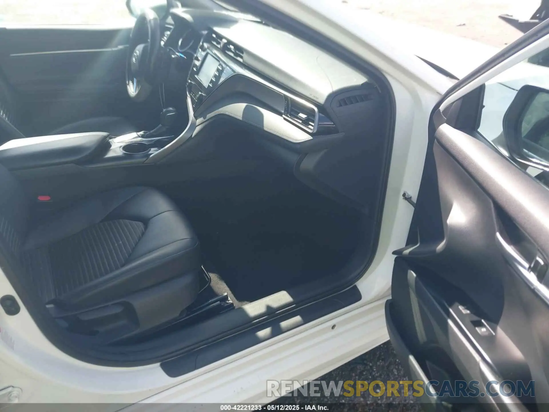 5 fotografías del automóvil dañado 4T1B11HK8KU708943 TOYOTA CAMRY 2019