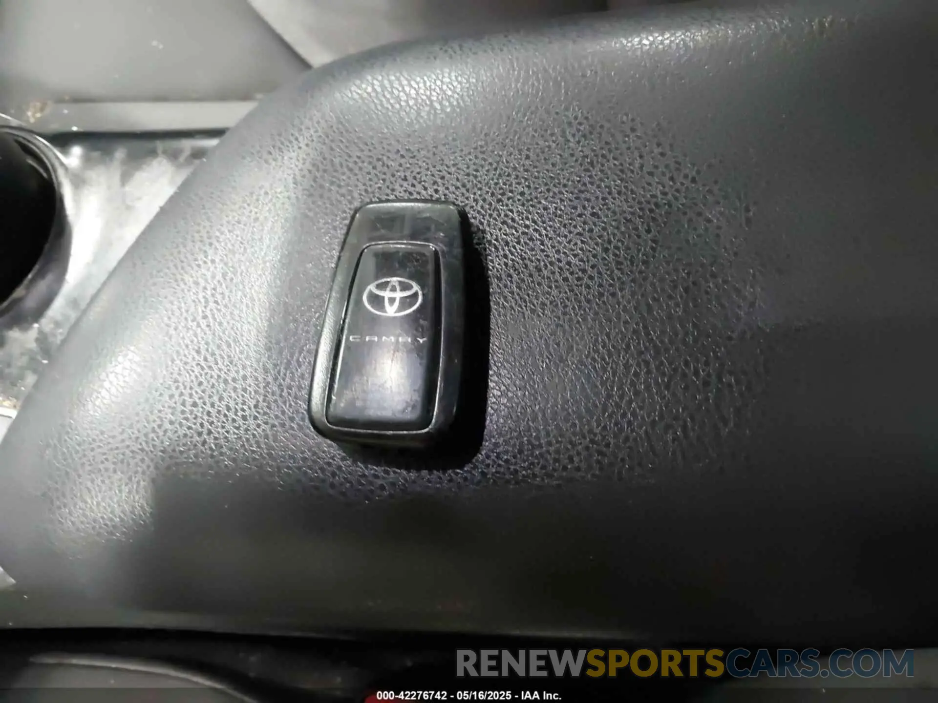 11 fotografías del automóvil dañado 4T1B11HK8KU709218 TOYOTA CAMRY 2019