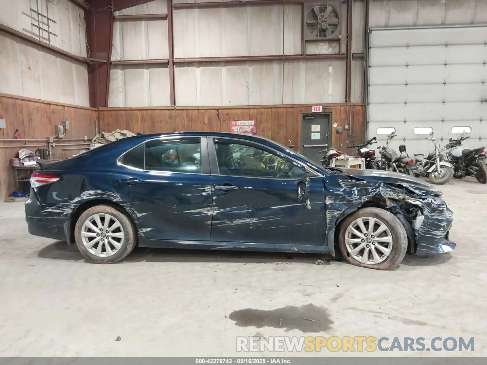14 fotografías del automóvil dañado 4T1B11HK8KU709218 TOYOTA CAMRY 2019