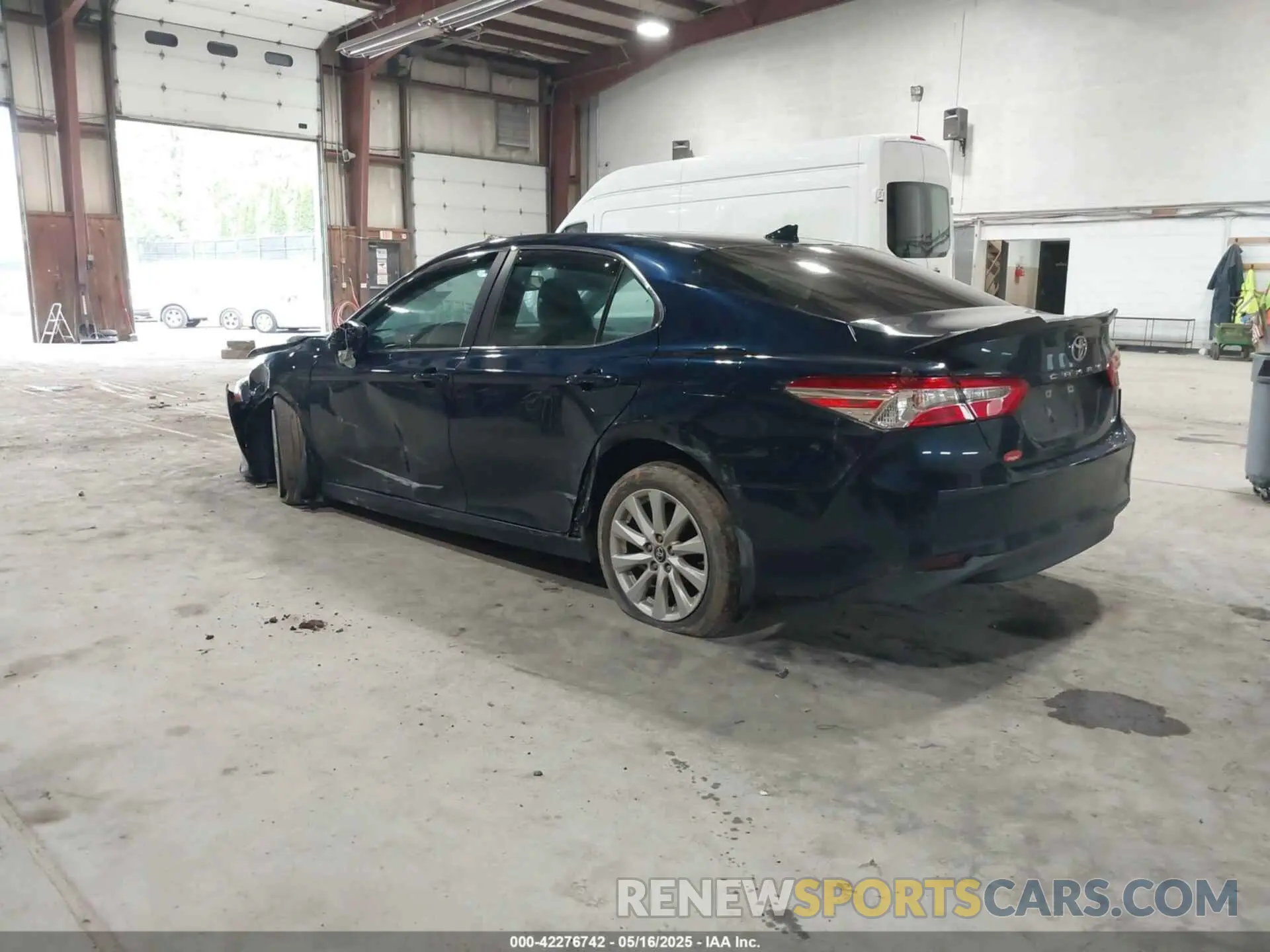 3 fotografías del automóvil dañado 4T1B11HK8KU709218 TOYOTA CAMRY 2019