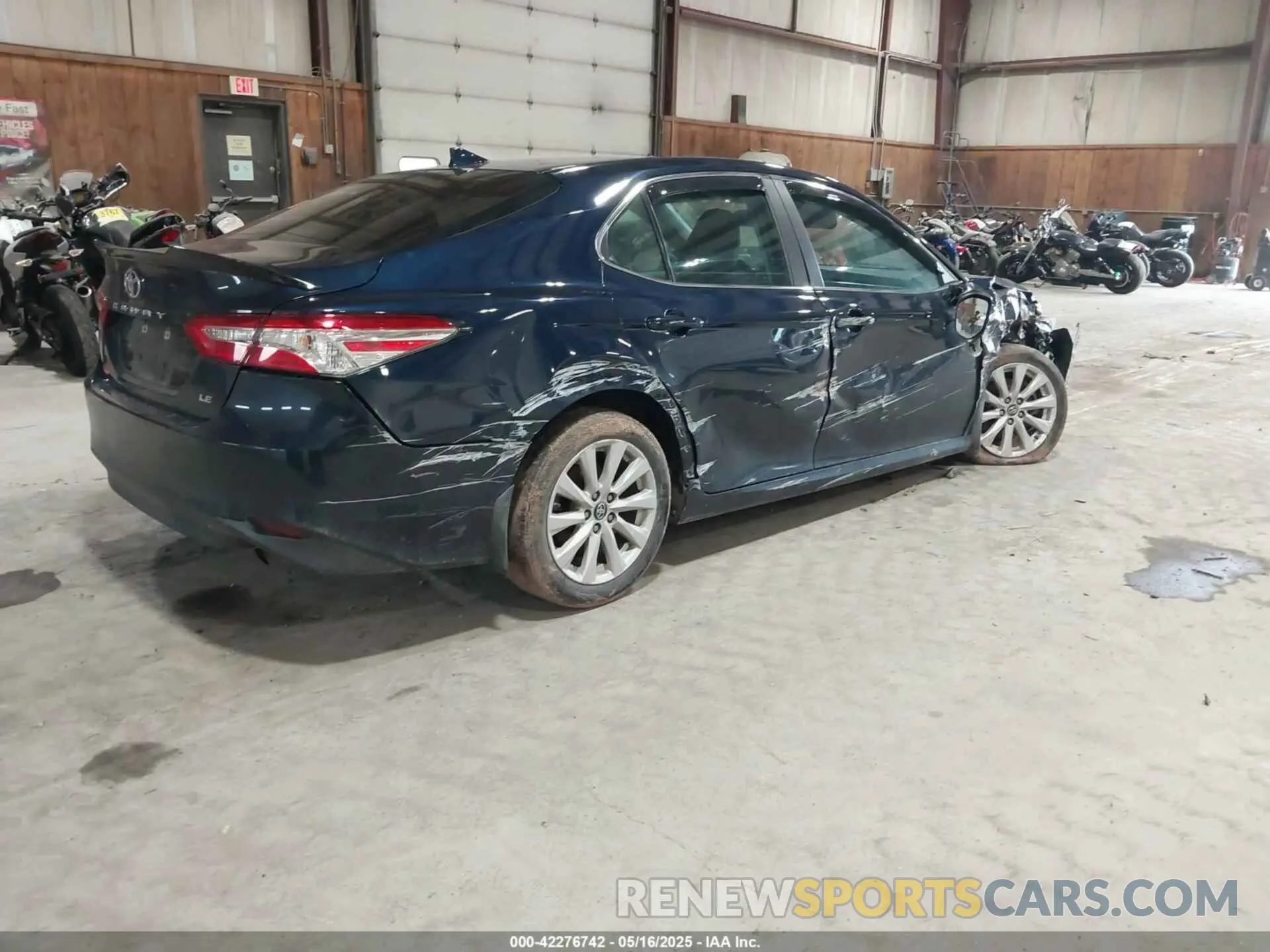 4 fotografías del automóvil dañado 4T1B11HK8KU709218 TOYOTA CAMRY 2019