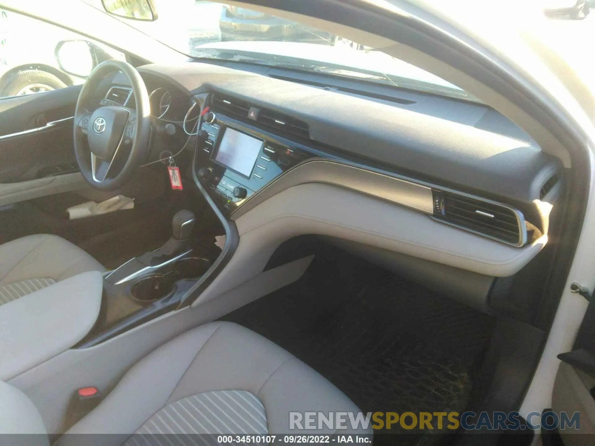 5 fotografías del automóvil dañado 4T1B11HK8KU714466 TOYOTA CAMRY 2019