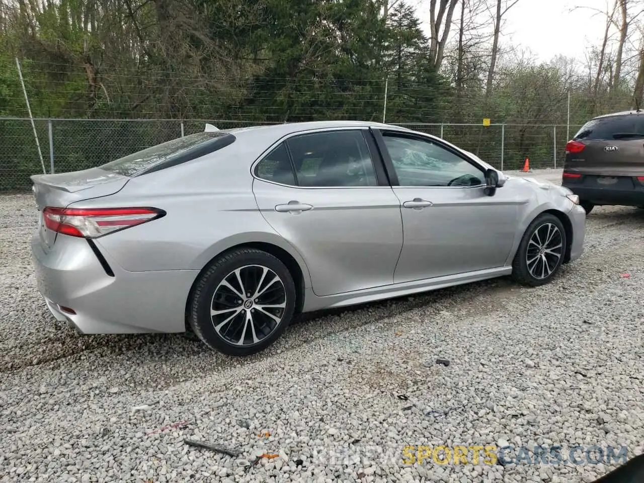 3 fotografías del automóvil dañado 4T1B11HK8KU730019 TOYOTA CAMRY 2019