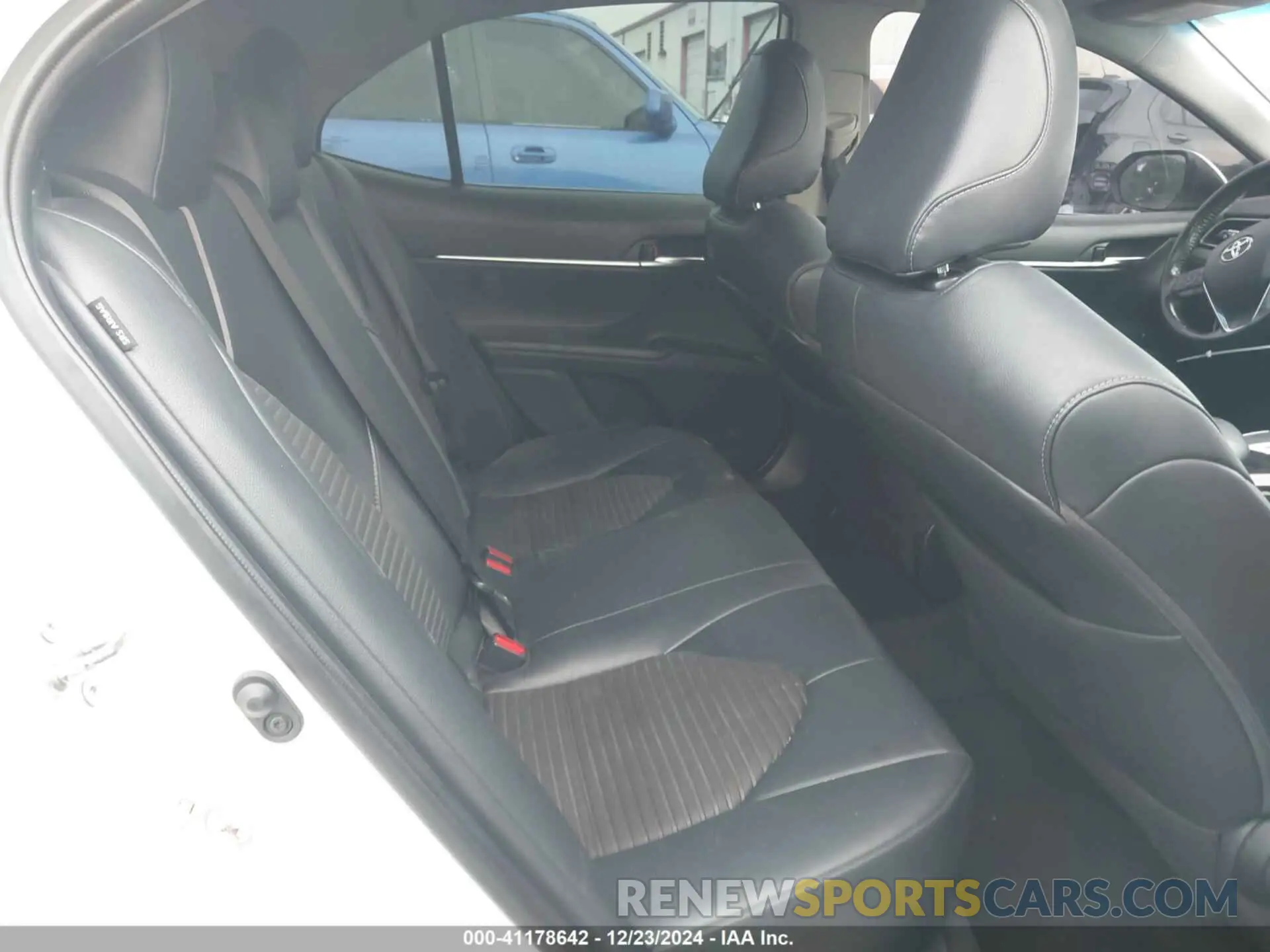 8 fotografías del automóvil dañado 4T1B11HK8KU731283 TOYOTA CAMRY 2019