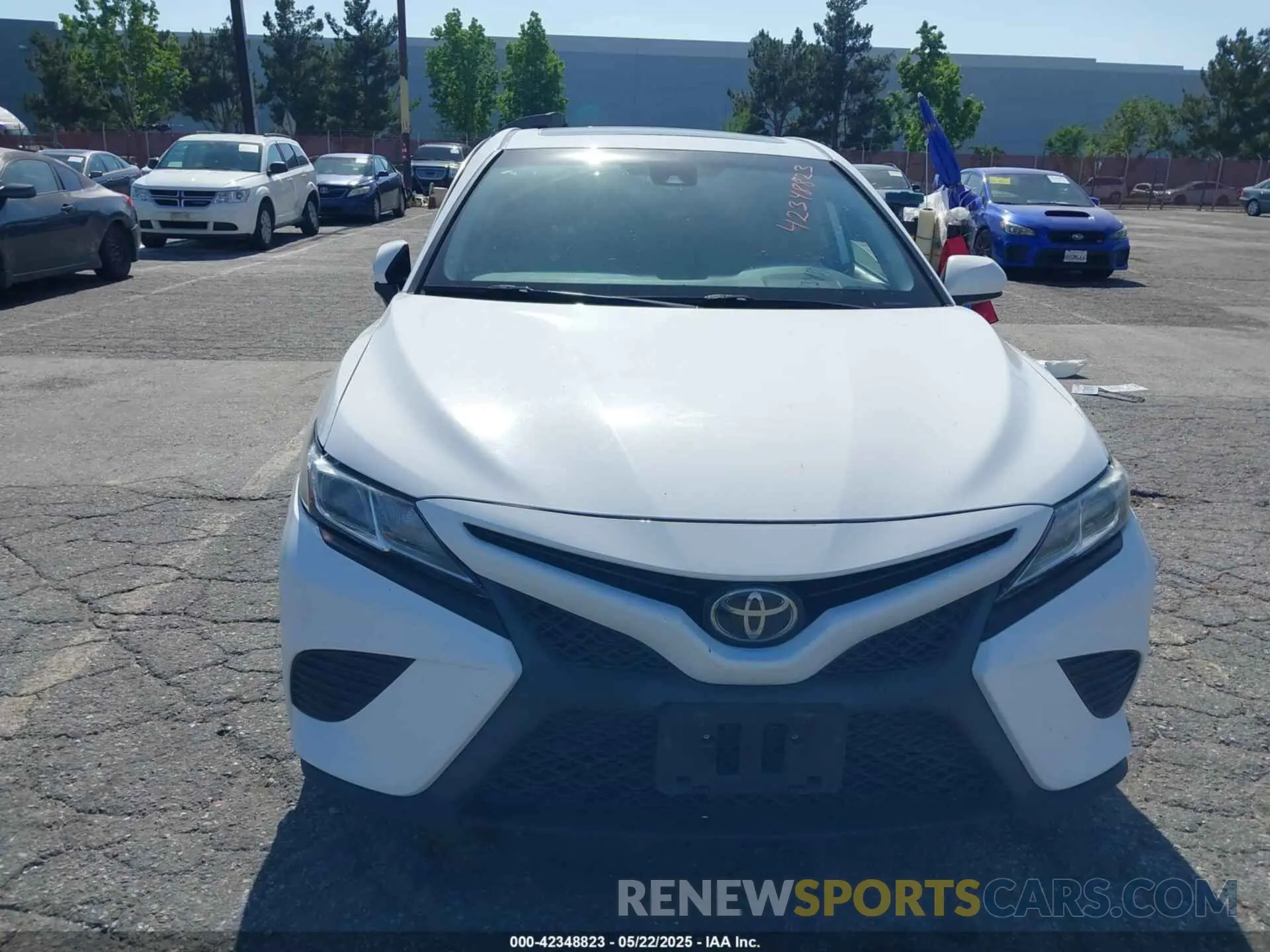 12 fotografías del automóvil dañado 4T1B11HK8KU741053 TOYOTA CAMRY 2019