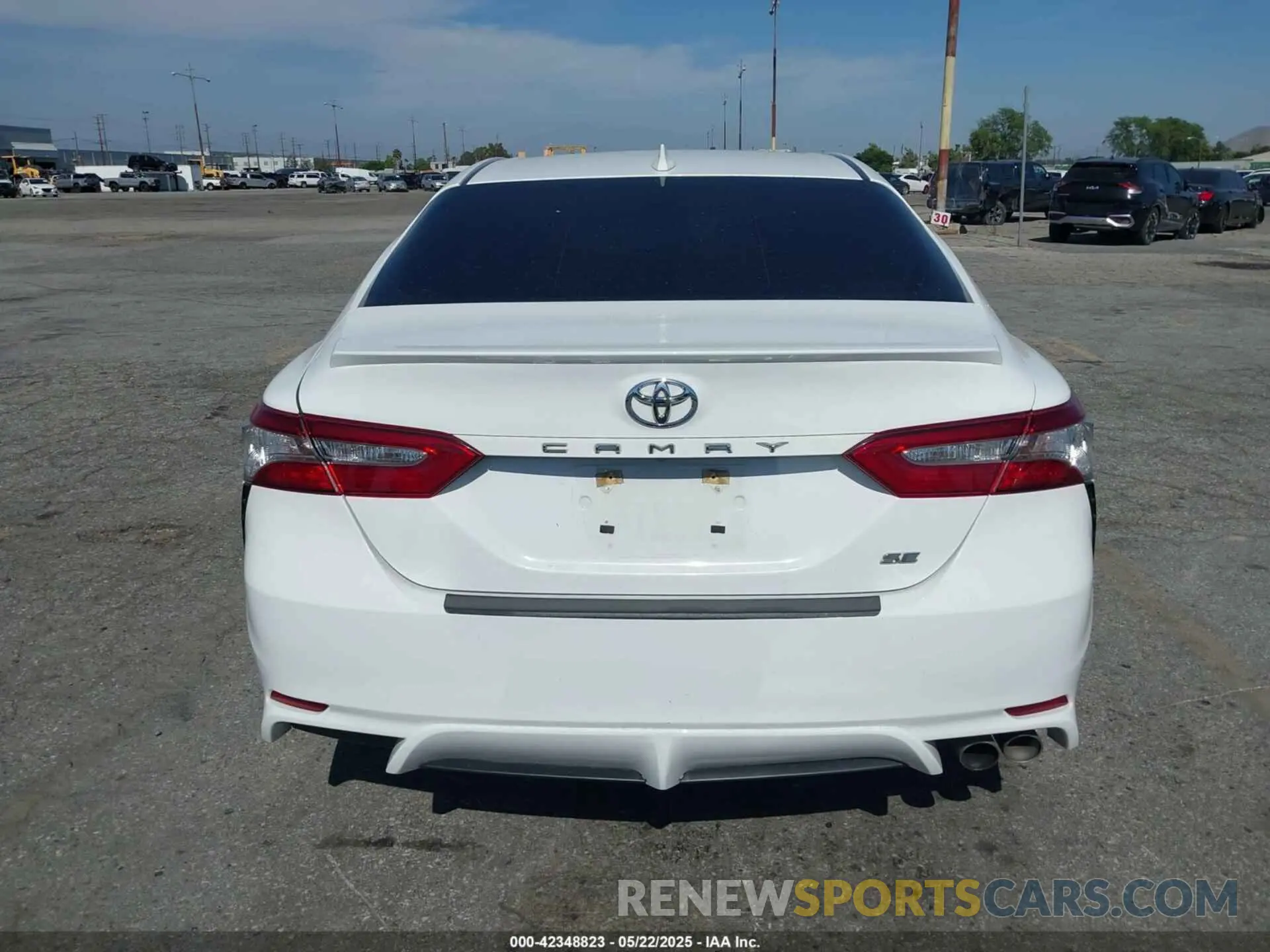 16 fotografías del automóvil dañado 4T1B11HK8KU741053 TOYOTA CAMRY 2019